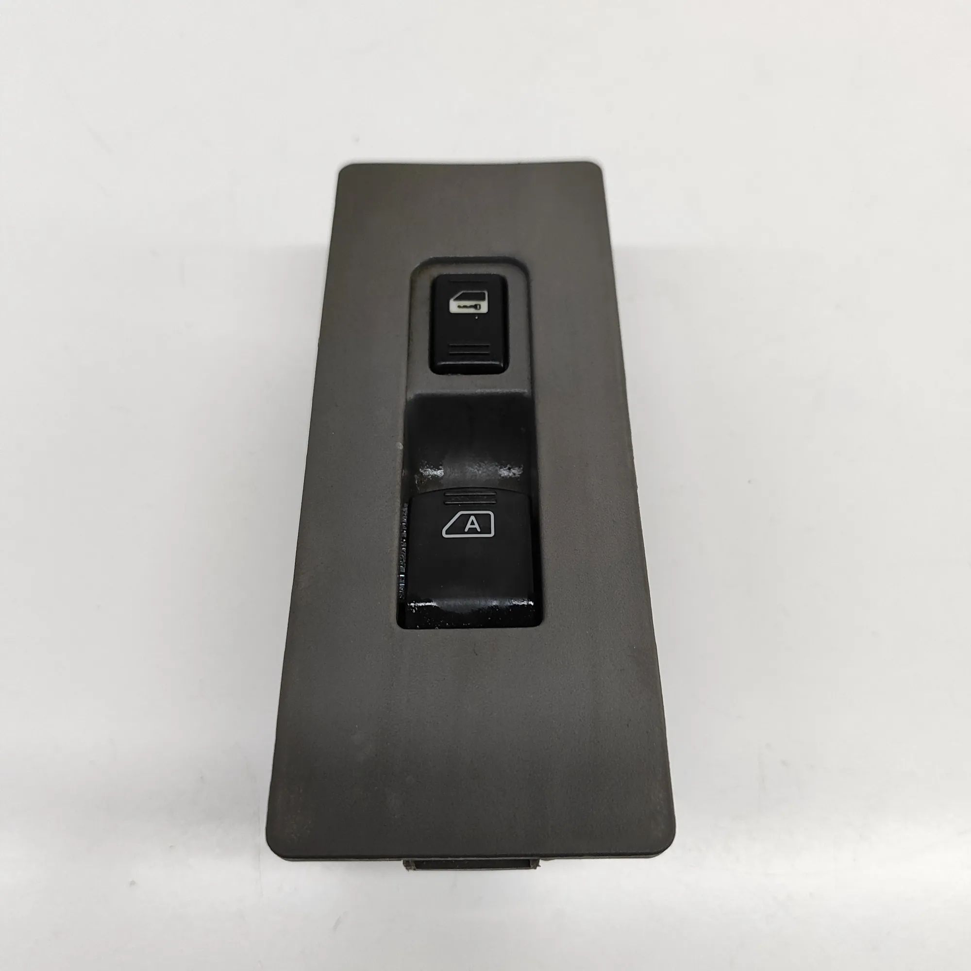 Nissan Titan Door window switch — front right Door window switch — front right — NISSAN TITAN...