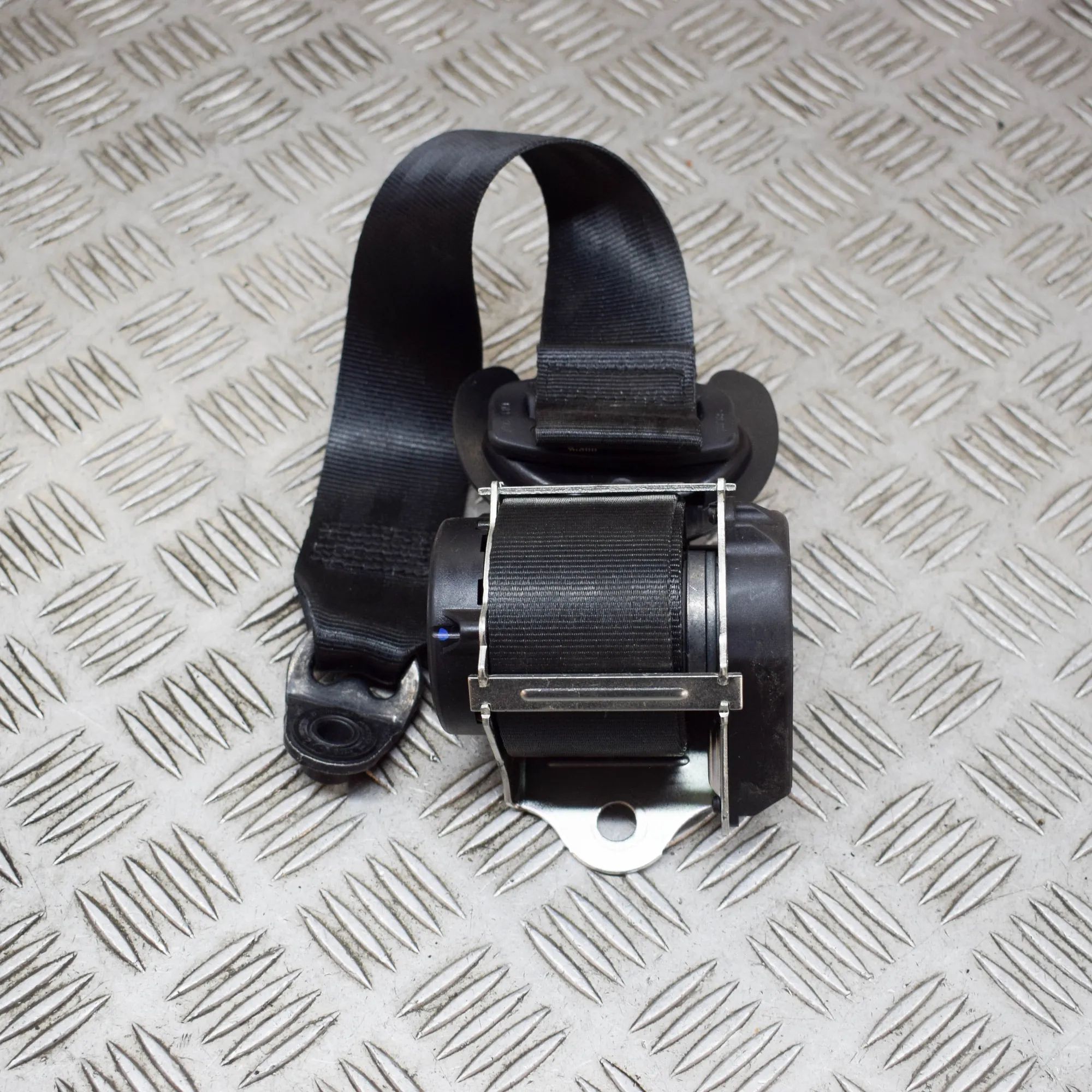 Land Rover Discovery Sport Rear Right Seatbelt Rear Right Seatbelt — LAND ROVER DISCOVERY SPOR...