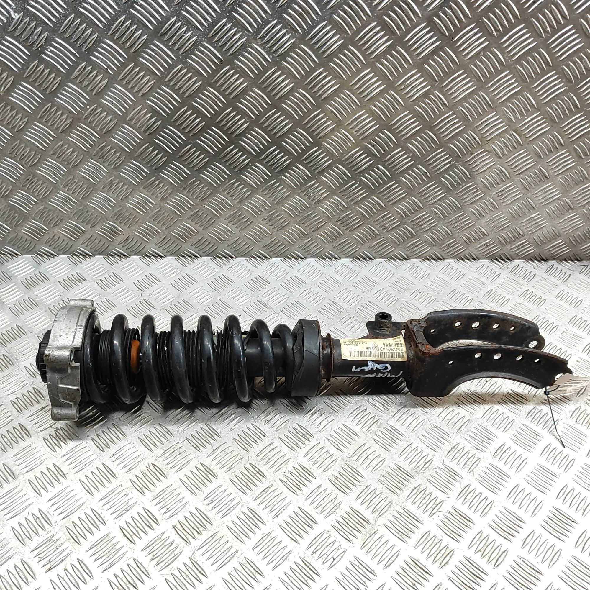 Porsche Cayenne Shock absorber — front left Shock absorber — front left — PORSCHE CAYENNE (...