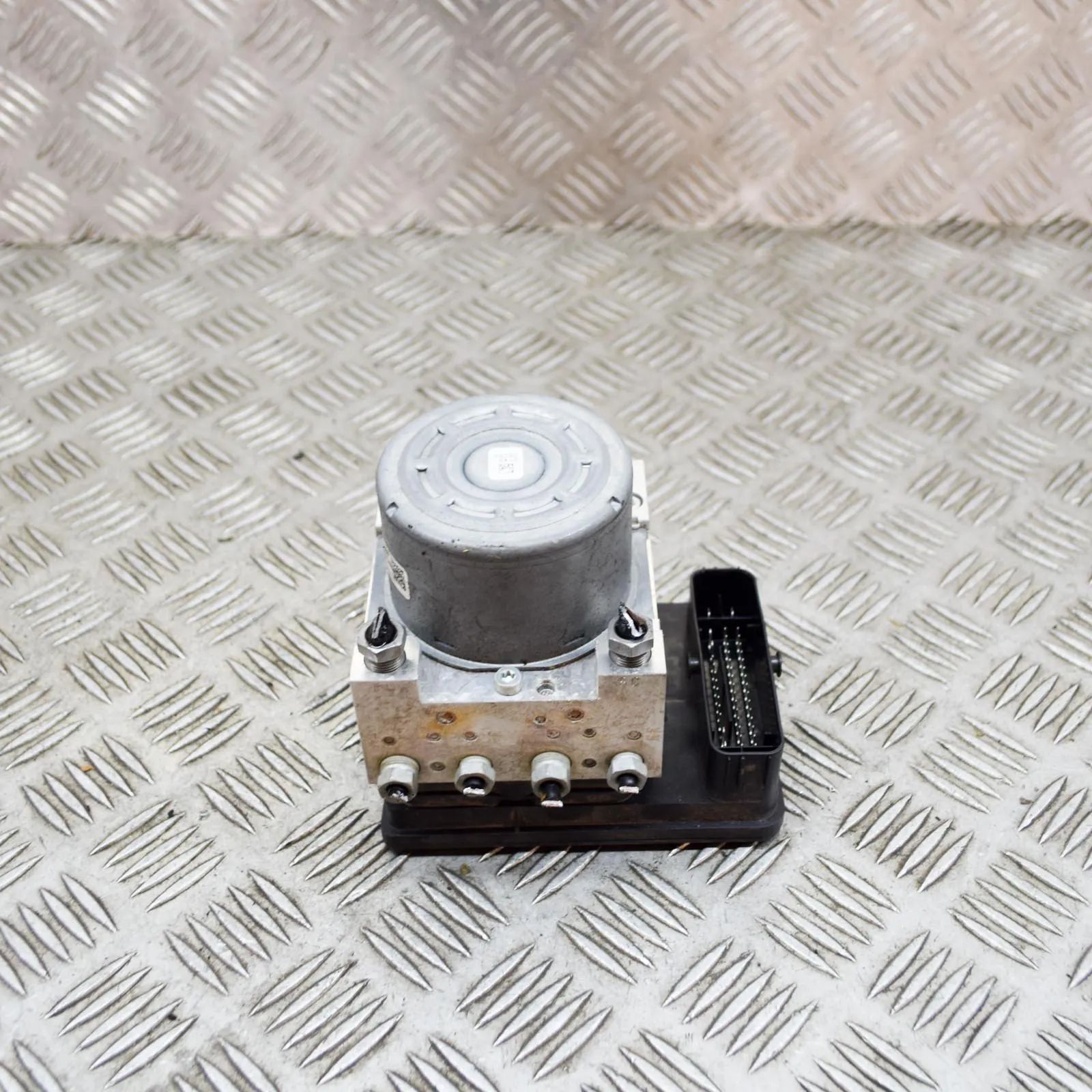 Land Rover Discovery Sport АБС Гидронасос  ABS Pump — LAND ROVER DISCOVERY SPORT (L550) (2...