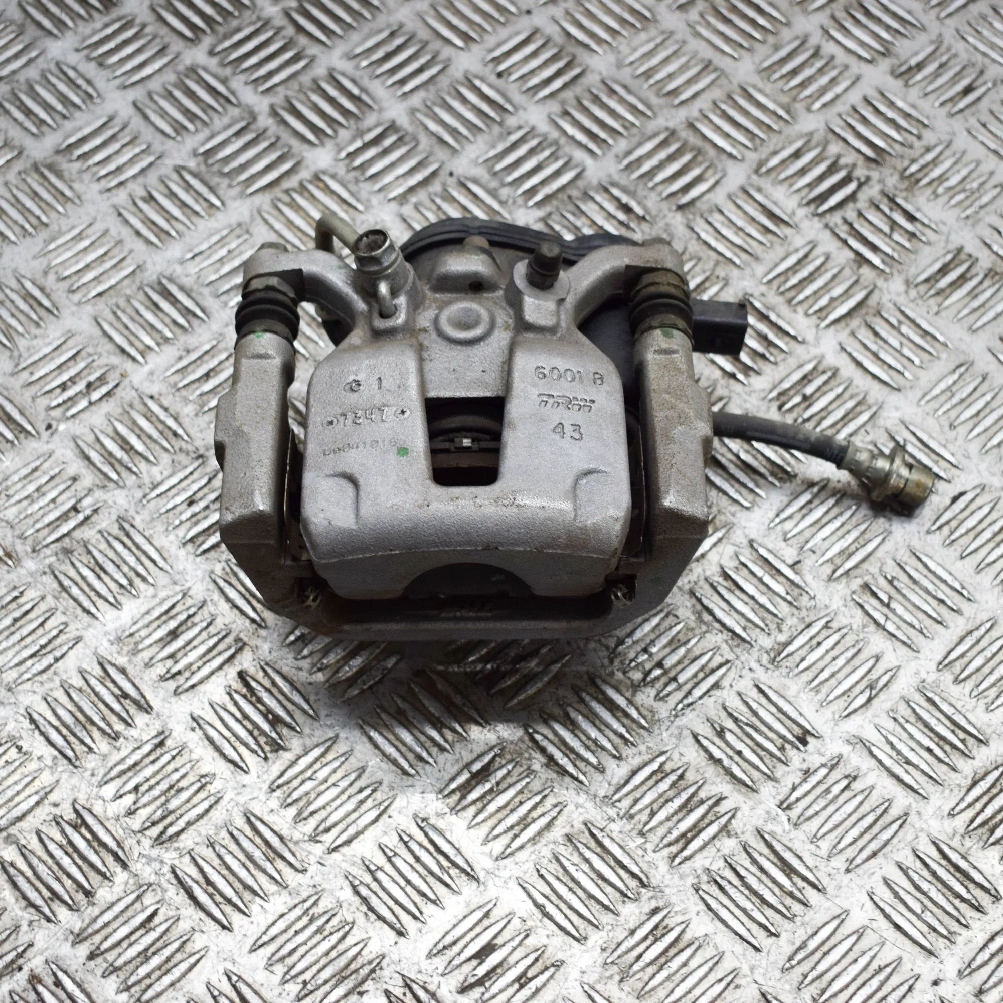 Honda Odyssey Brake caliper — rear right Brake caliper — rear right — HONDA ODYSSEY (RL6...