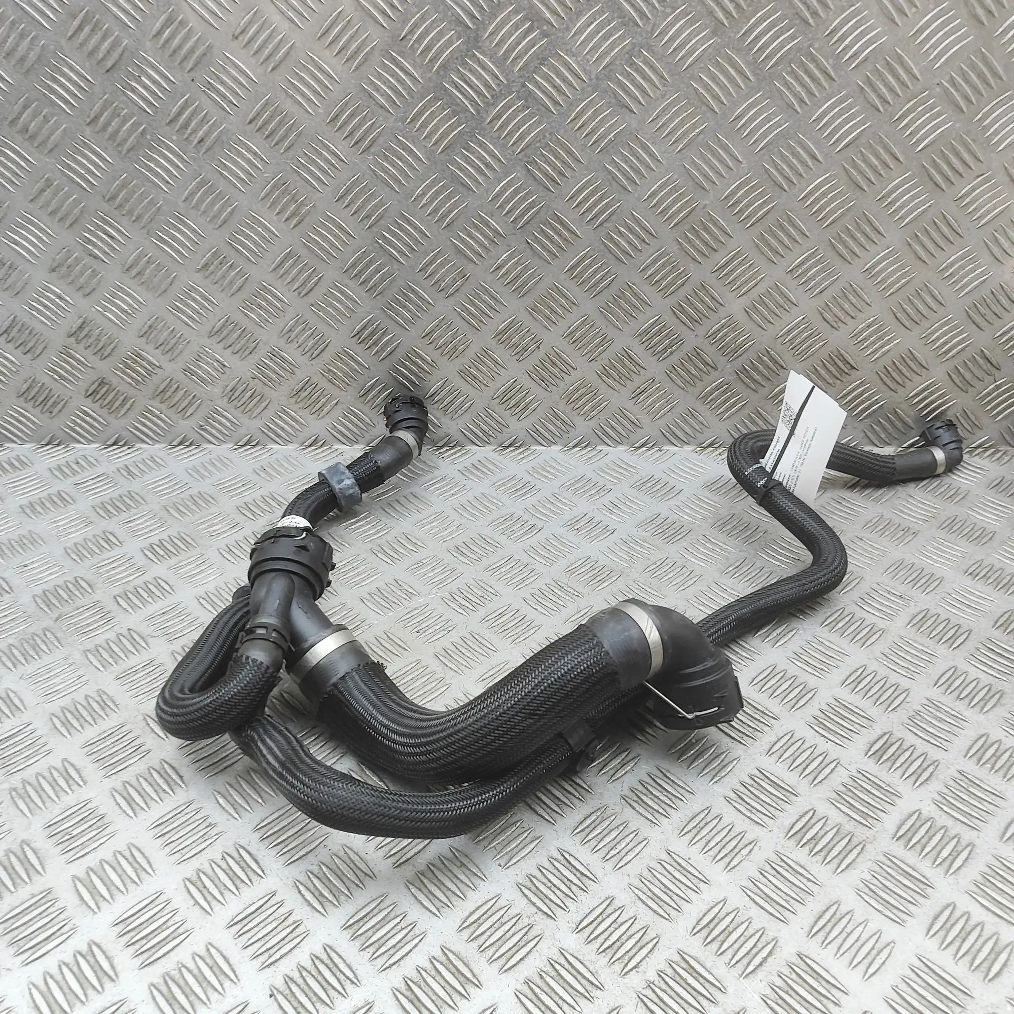 Land Rover Range Rover Evoque Шланг системы охлаждения Coolant hose — LAND ROVER RANGE ROVER EVOQUE (L...