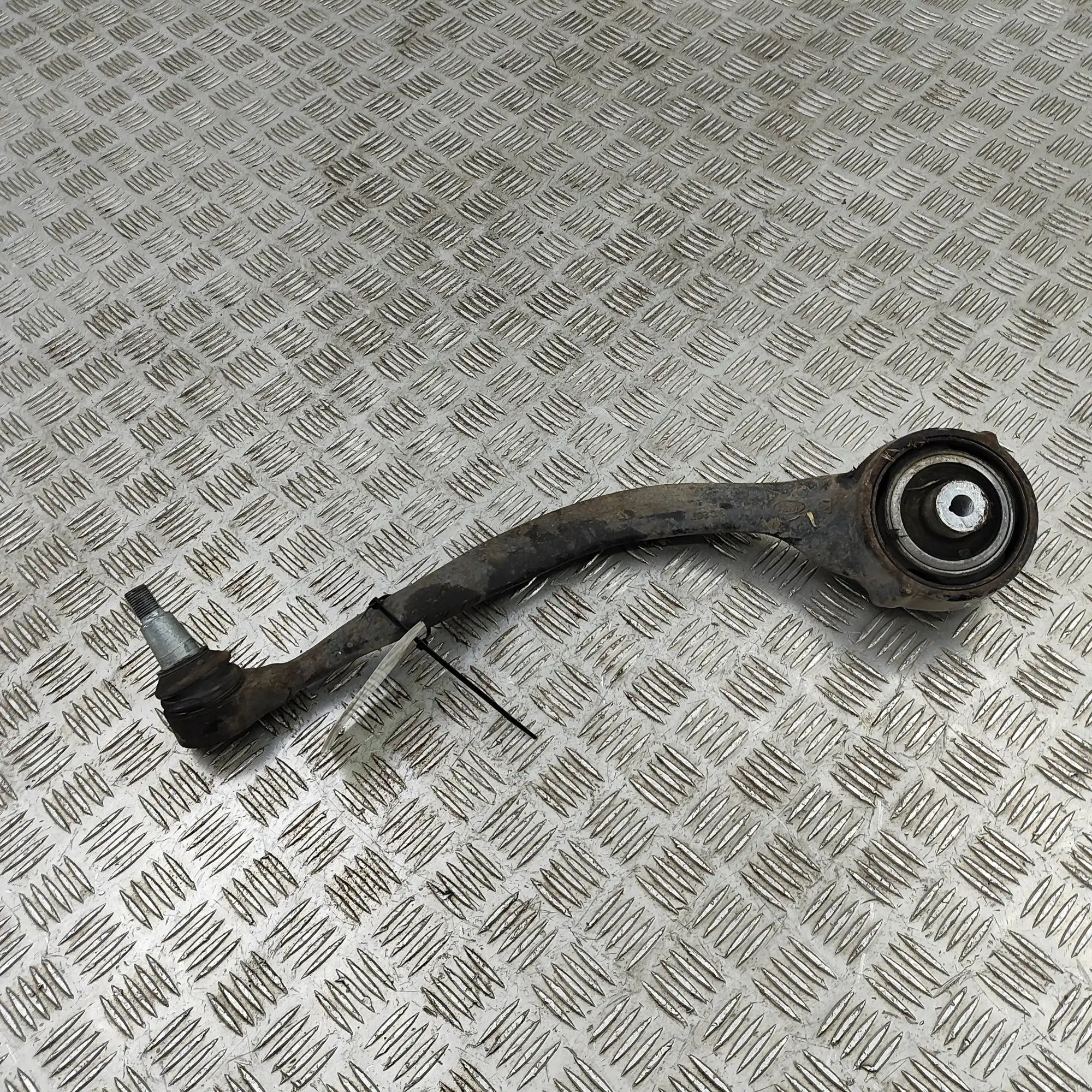 Land Rover Range Rover Sport (L494) Front Left Curved Control Arm Front Left Curved Control Arm — LAND ROVER RANG...