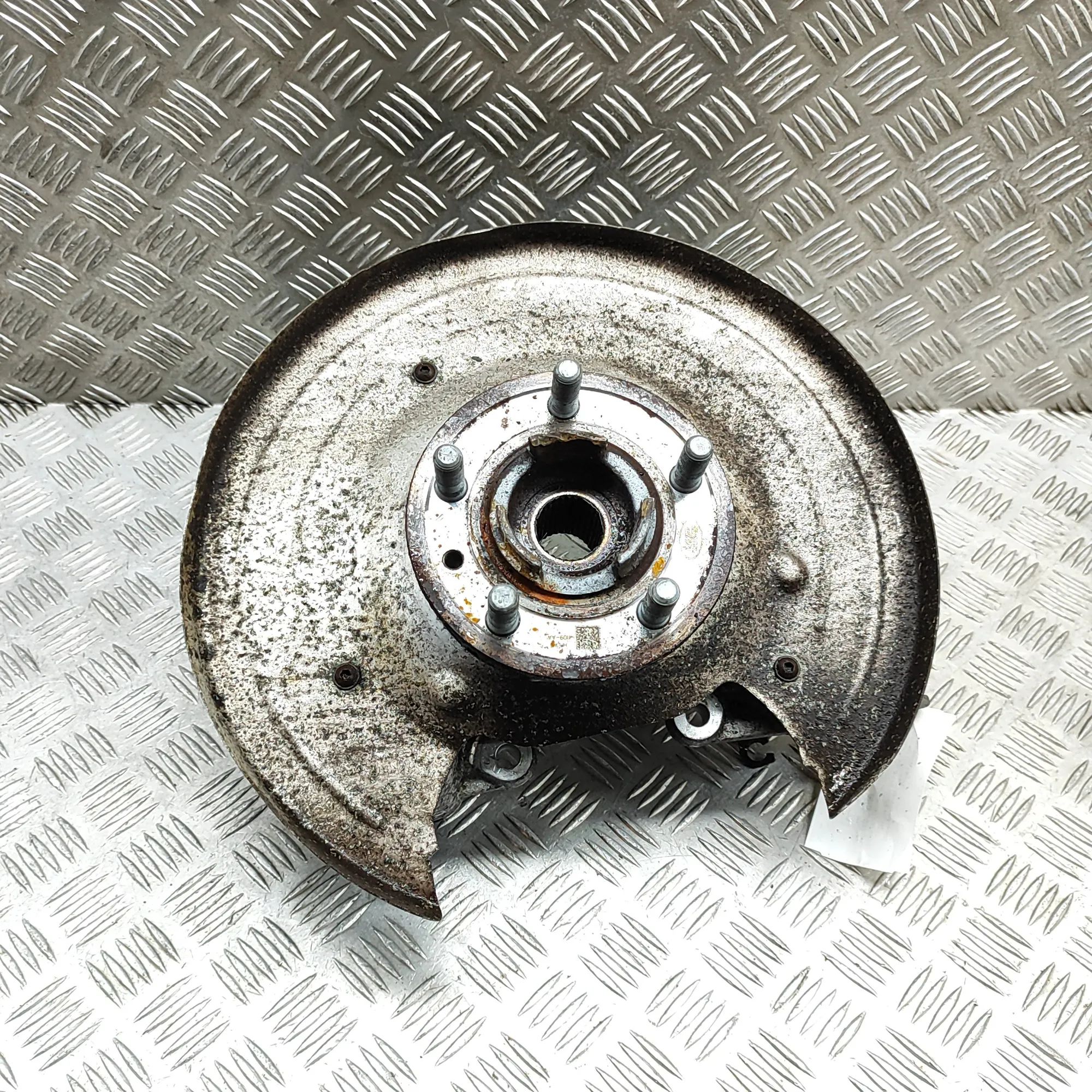 Land Rover Range Rover Sport (L494) Rear Left Wheel Hub Spindle Rear Left Wheel Hub Spindle — LAND ROVER RANGE ...