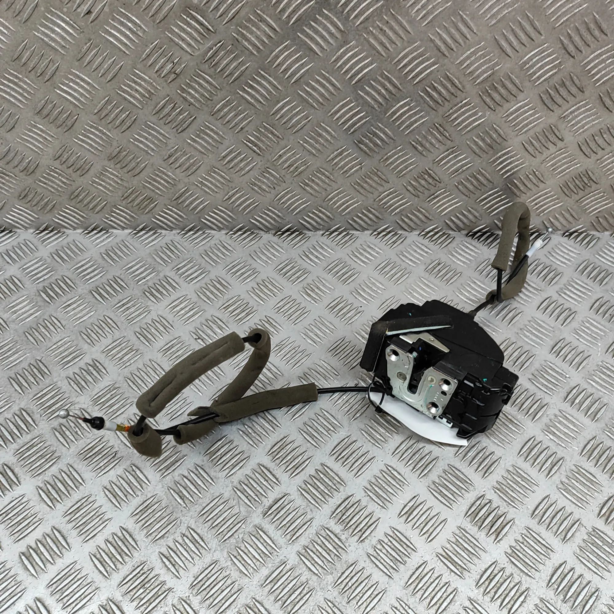 Nissan Leaf Door lock — front left Door lock — front left — NISSAN LEAF (ZE1) (201...