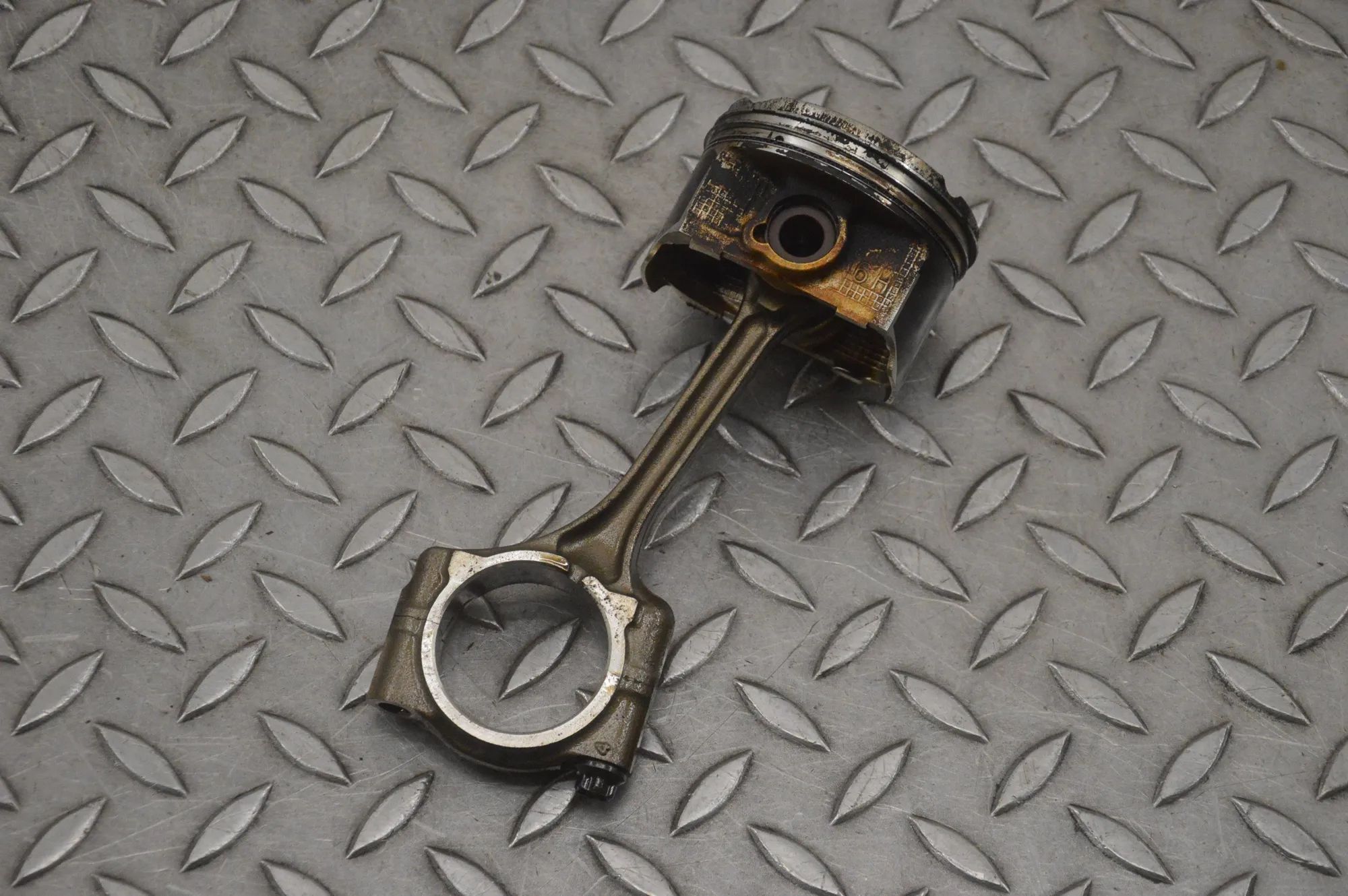 Subaru XV Piston Piston — SUBARU XV (_GP_) (2011-...) — AD70748
...