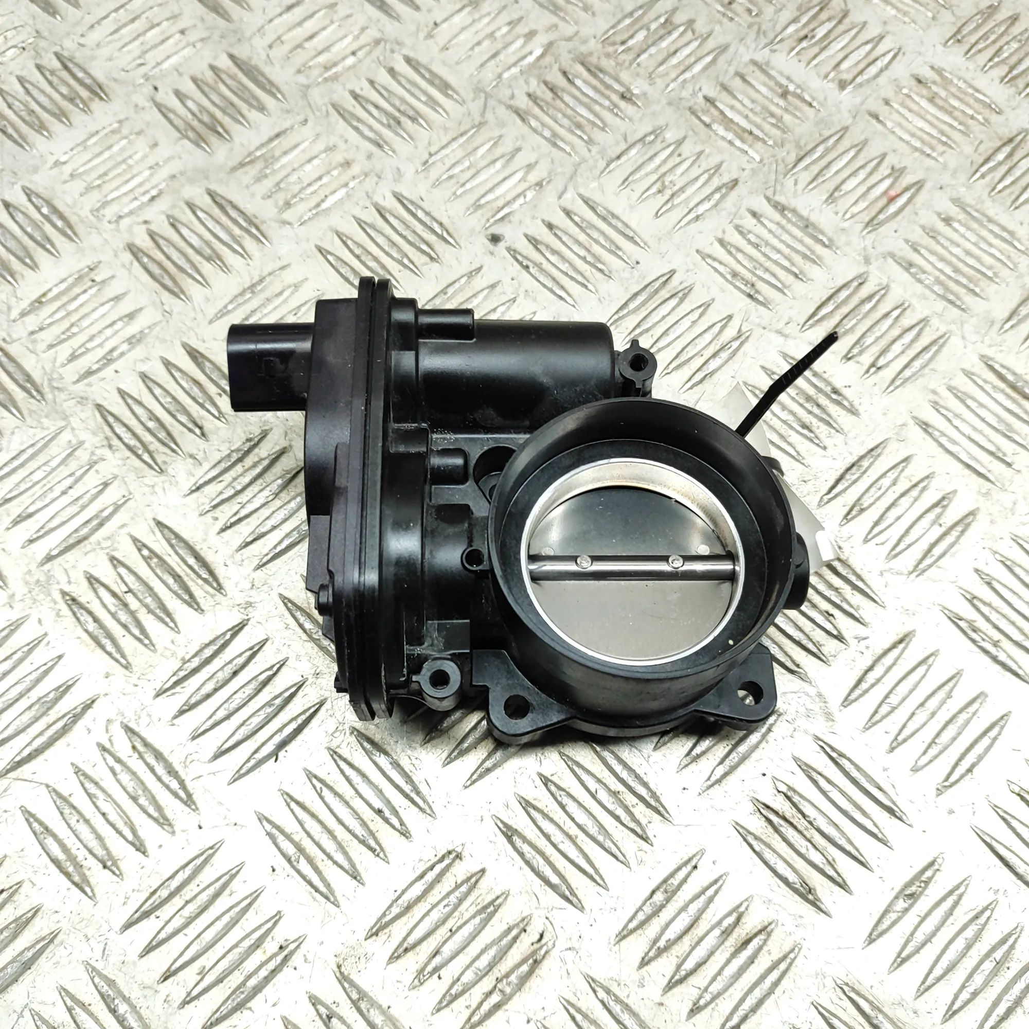 Volkswagen T-Roc Throttle body Throttle body — VW T-ROC (A11) (2017-...) — 04E...