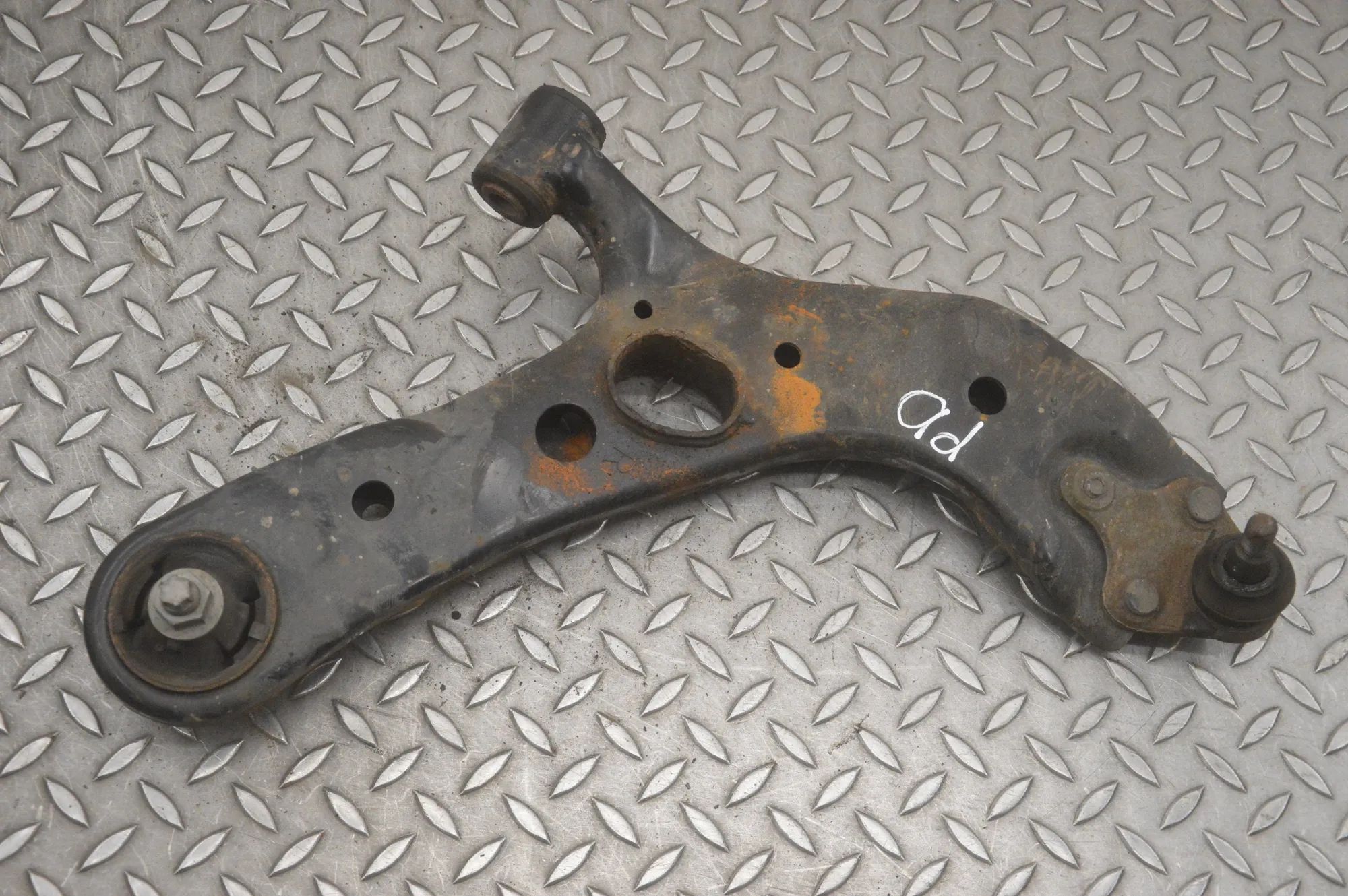 Lexus NX Front Right Lower Control Arm Front Right Lower Control Arm — LEXUS NX (_Z1_)...