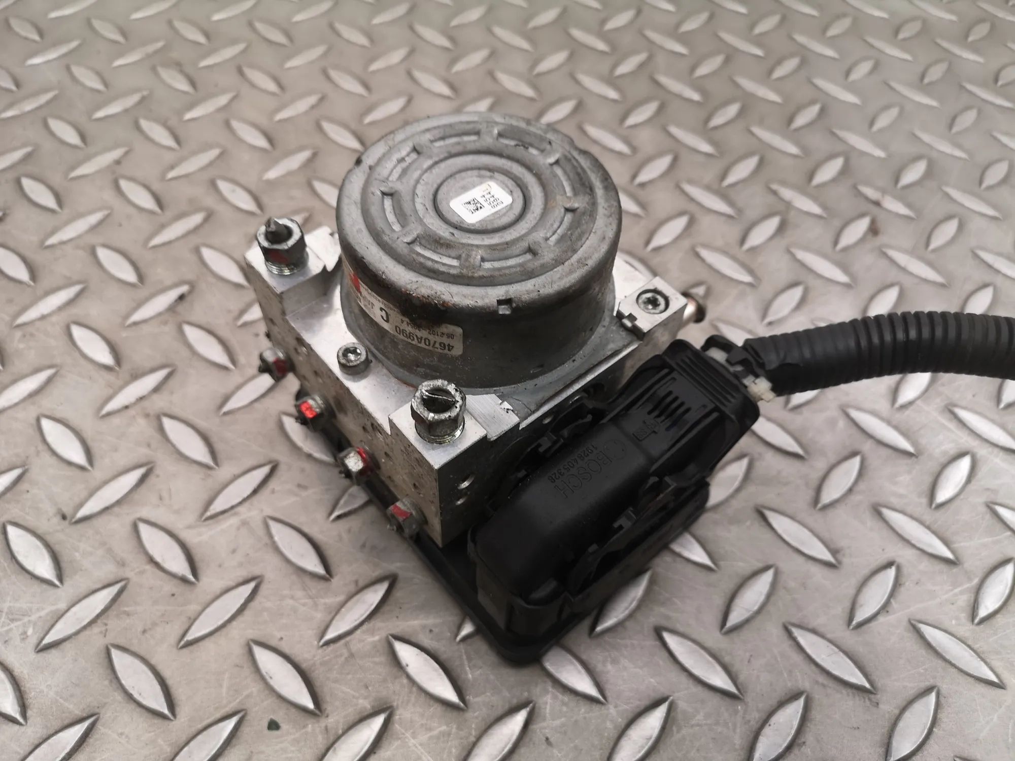Mitsubishi Outlander ABS Hydraulipumppu ABS Pump — MITSUBISHI OUTLANDER (III GG_W, GF_W...