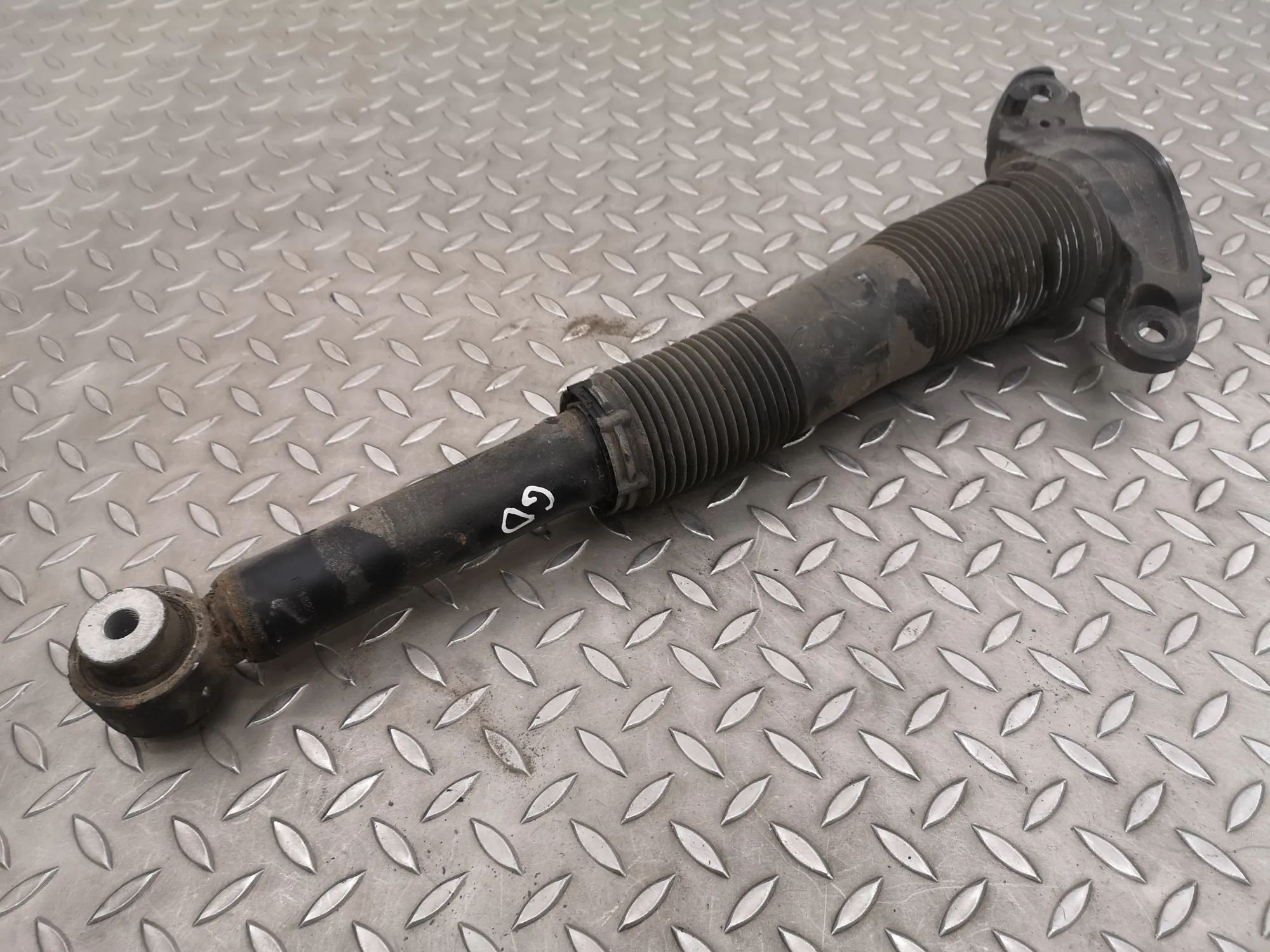 Jaguar E-Pace Shock absorber — rear right