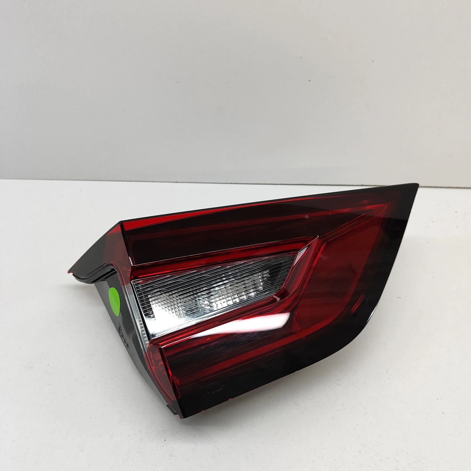 Nissan Juke Left Side Tailgate Tail Light Left Side Tailgate Tail Light — NISSAN JUKE (F1...