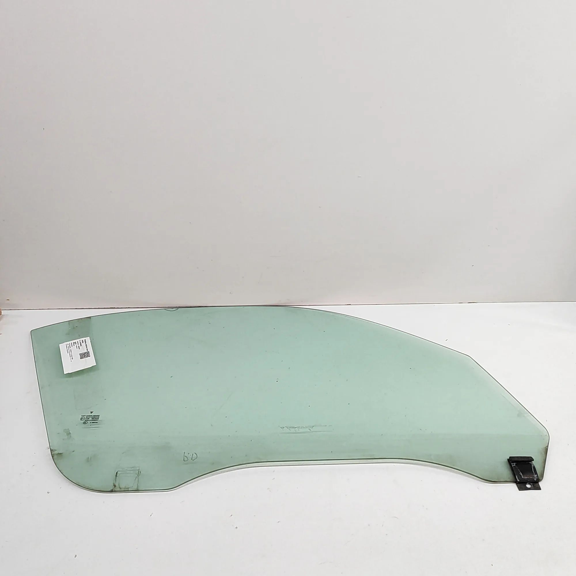 Porsche 911 (996) Front Right Door Window Front Right Door Window — PORSCHE 911 (Cabrio 9...