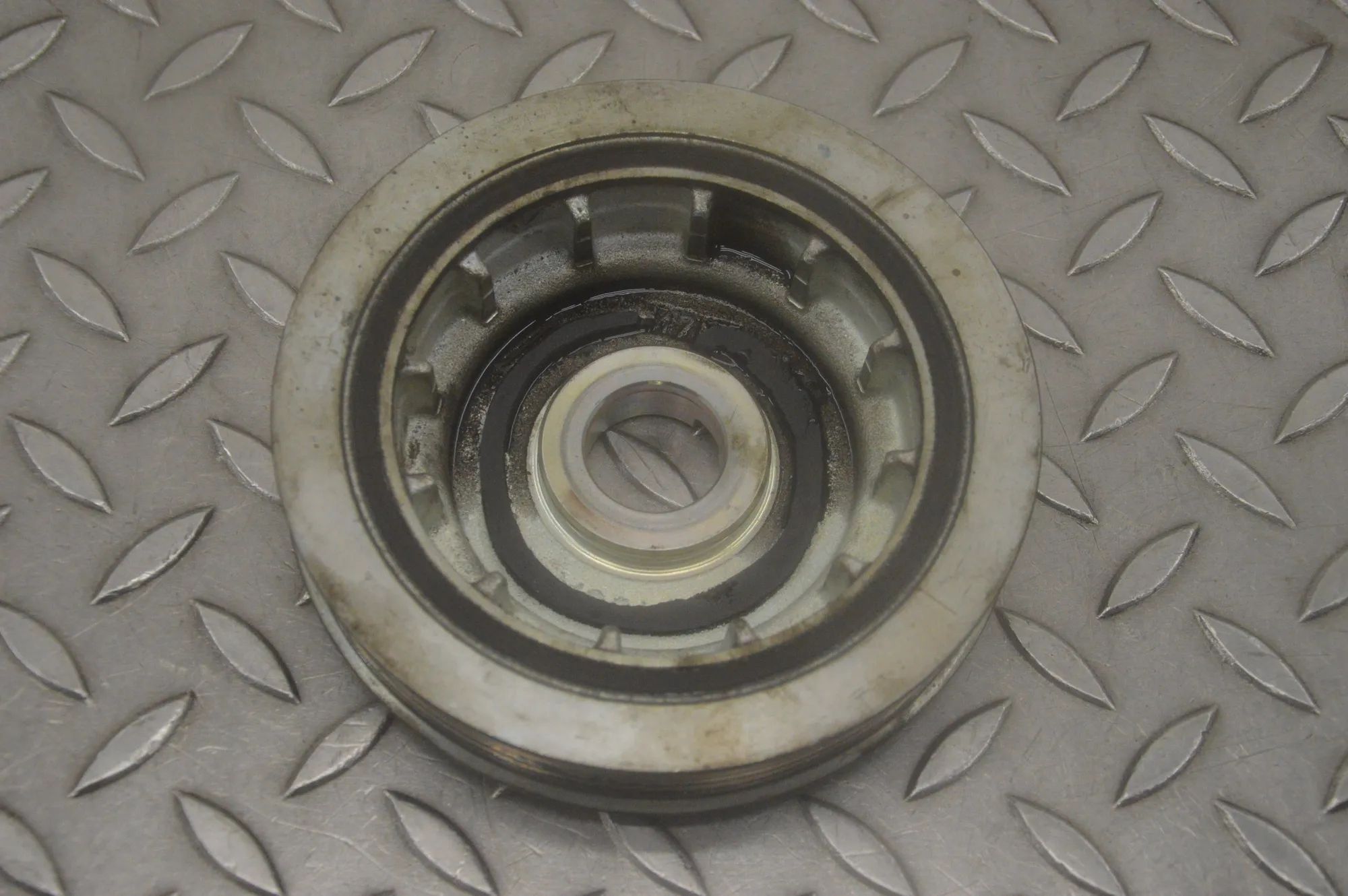 Land Rover Range Rover Evoque Шкив коленчатого вала Crankshaft pulley — LAND ROVER RANGE ROVER EVOQ...