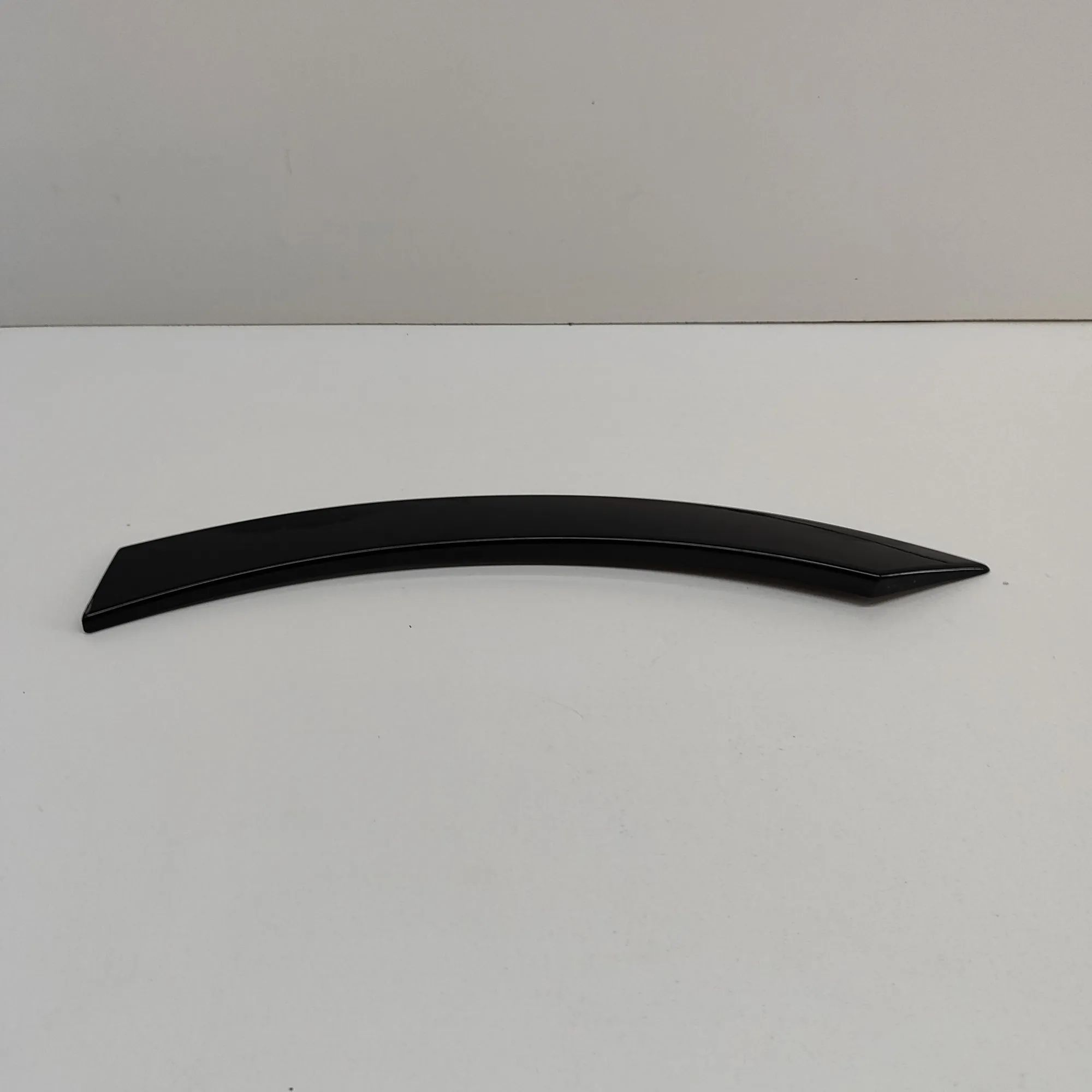 Land Rover Range Rover Sport (L494) Wheel arch trim — rear left Wheel arch trim — rear left — LAND ROVER RANGE ...
