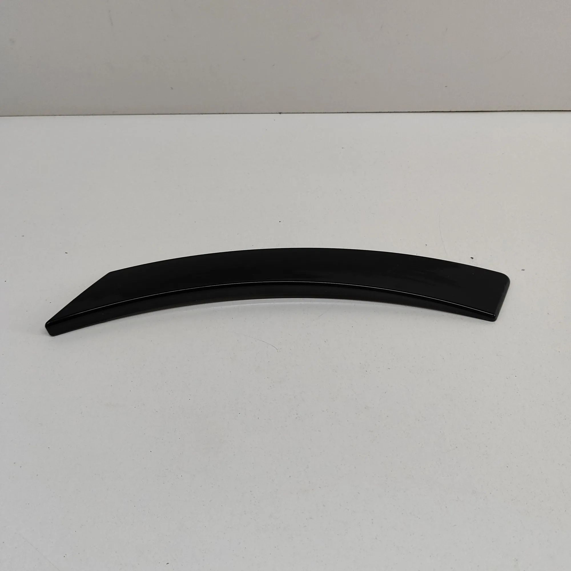 Land Rover Range Rover Sport (L494) Wheel arch trim — rear left Wheel arch trim — rear left — LAND ROVER RANGE ...