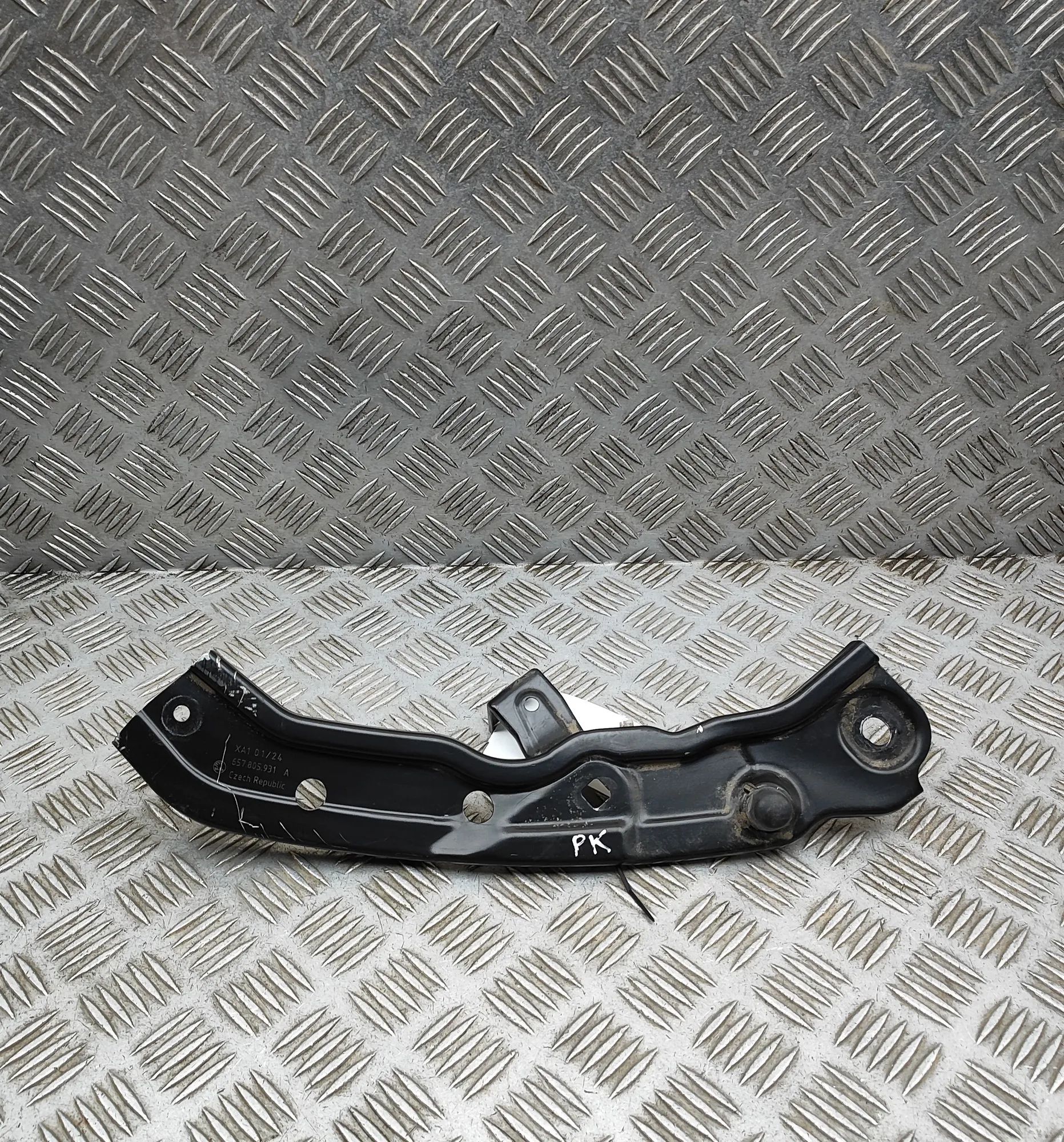 Skoda Scala Left Headlight Bracket Left Headlight Bracket — SKODA SCALA (2019-...)...