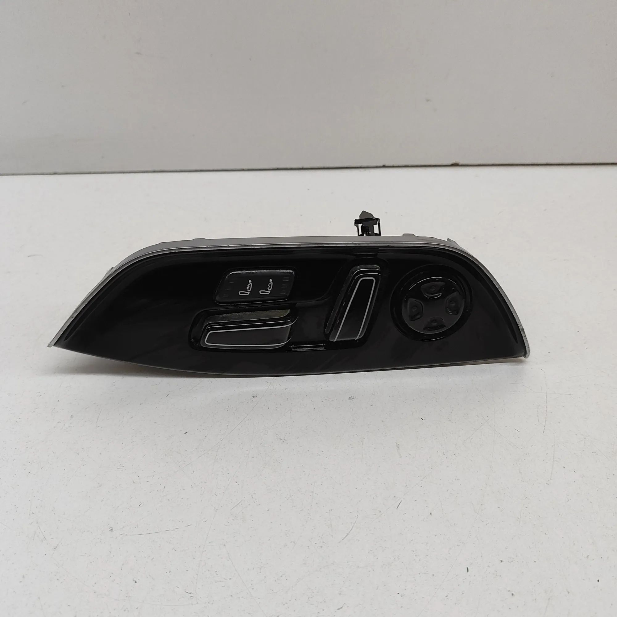 Audi A8 (D4) Left Seat Control Switches