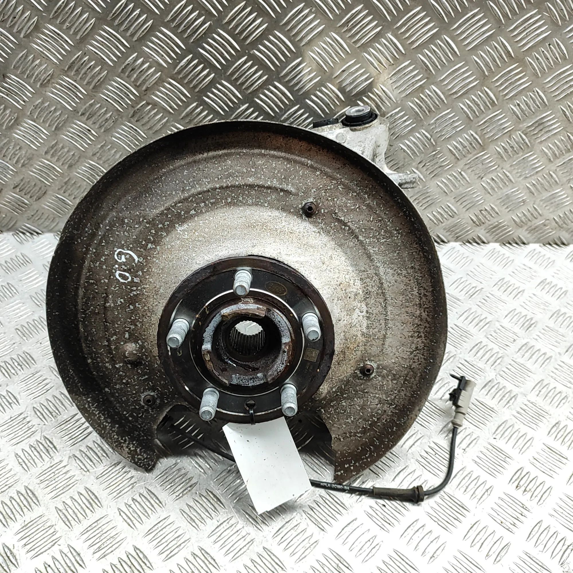 Land Rover Range Rover Sport (L494) Rear Right Wheel Hub Rear Right Wheel Hub — LAND ROVER RANGE ROVER S...