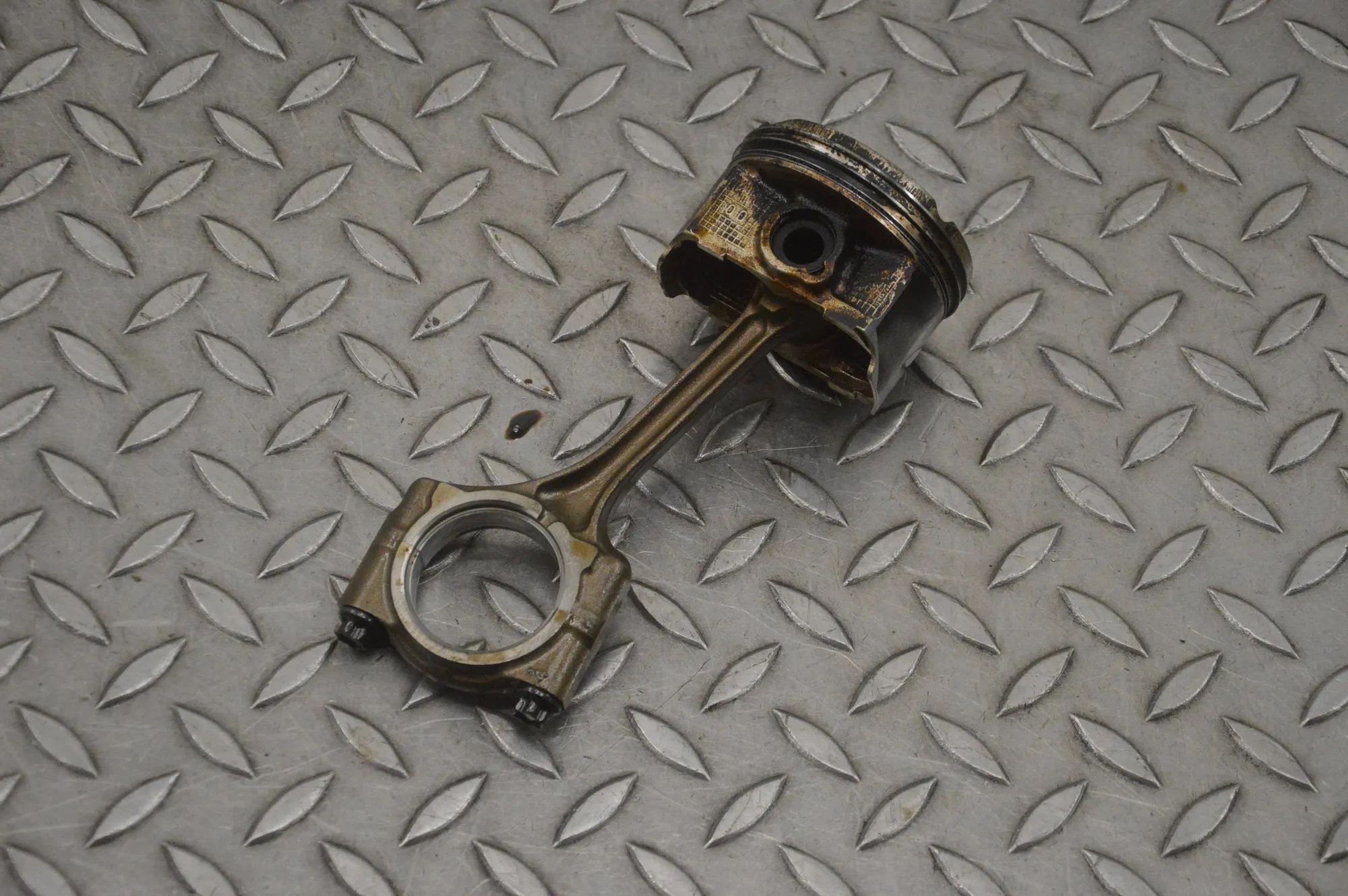 Subaru XV Piston Piston — SUBARU XV (_GP_) (2011-...) — AD70762
...