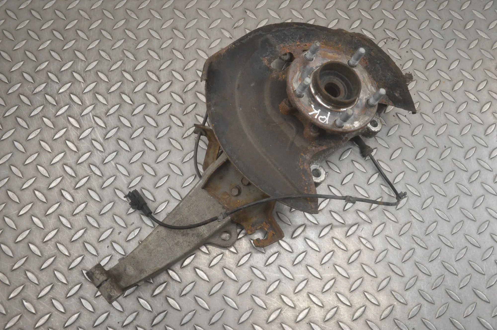 Infiniti Q50 Front Left Wheel Hub Front Left Wheel Hub — INFINITI Q50 (2013-...)
...