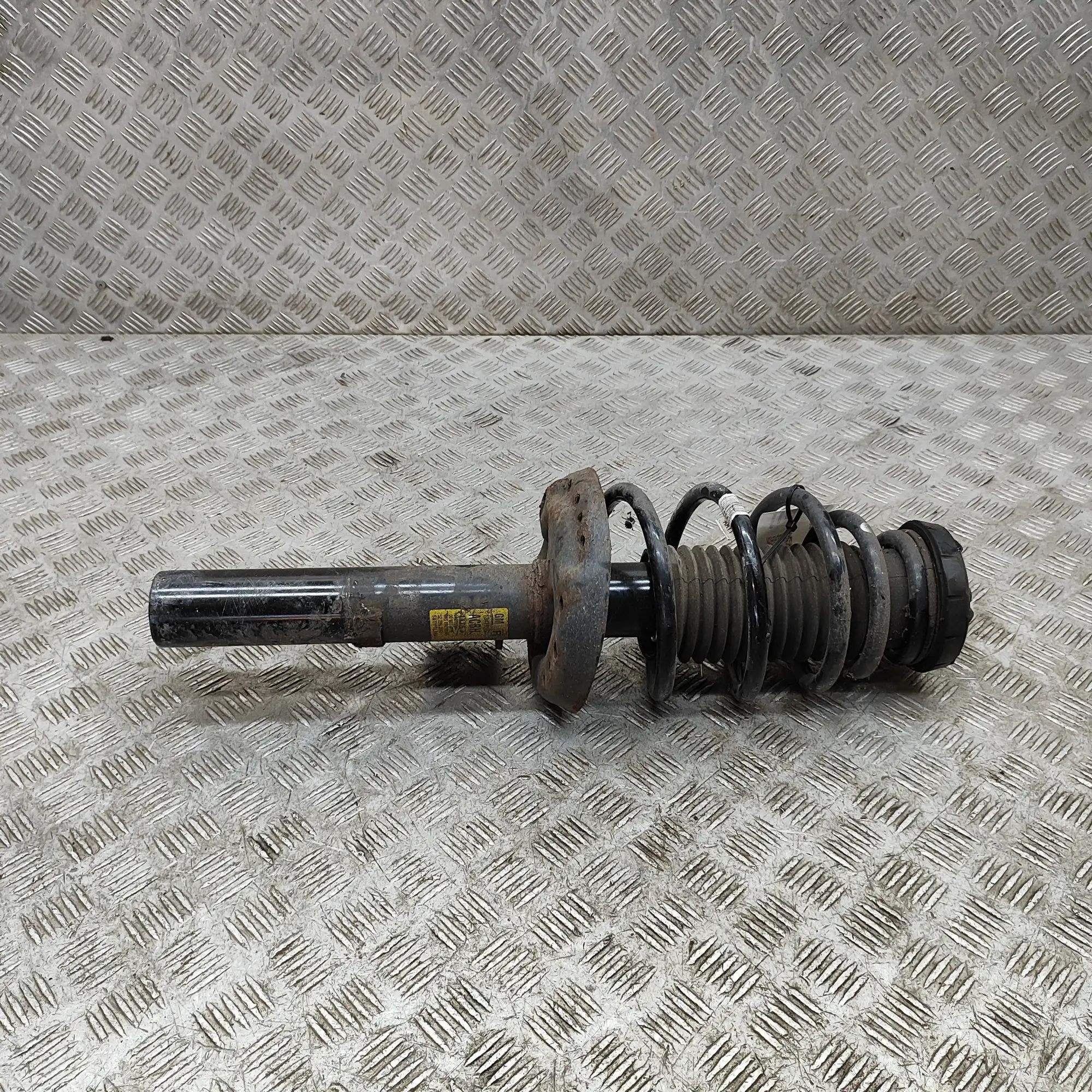 Opel Cascada Shock absorber — front right Shock absorber — front right — OPEL CASCADA (W1...