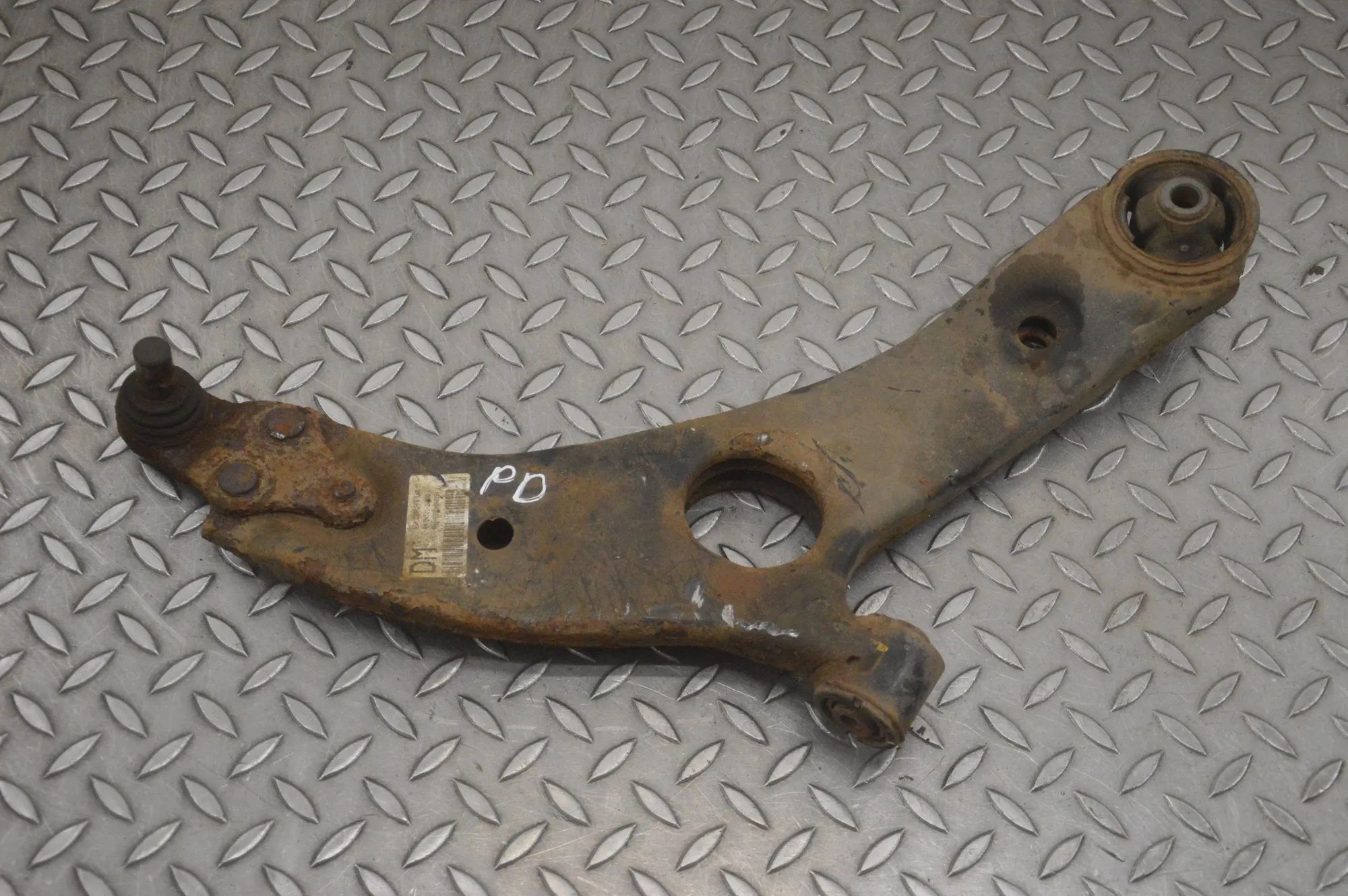 Hyundai Santa Fe Front Right Lower Control Arm Front Right Lower Control Arm — HYUNDAI SANTA (...