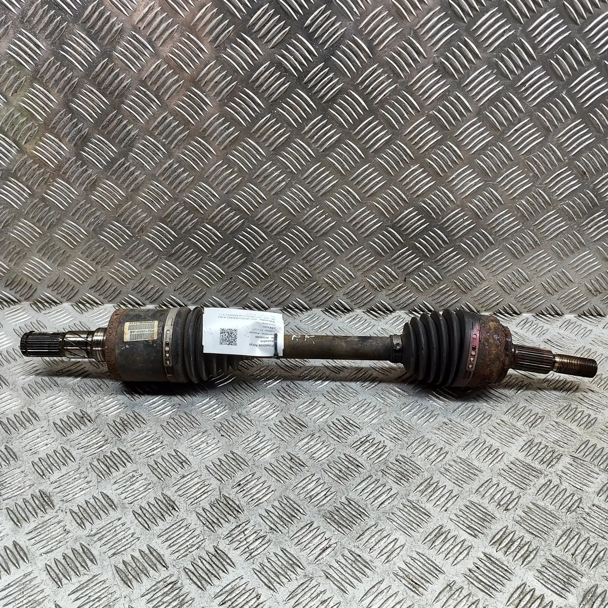 Jeep Grand Cherokee (WK) Front Left Driveshaft Front Left Driveshaft — JEEP GRAND CHEROKEE (II...