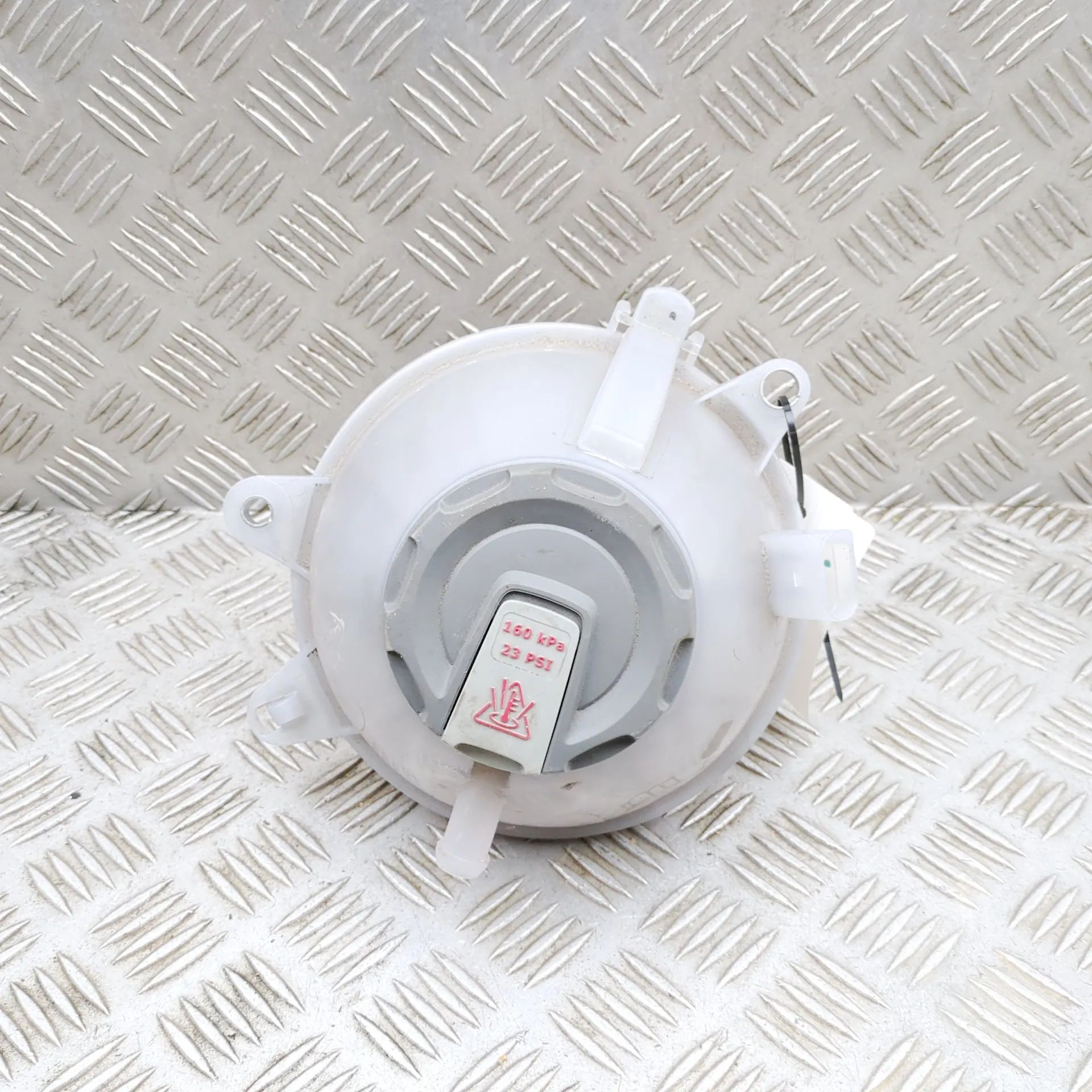 Skoda Octavia Coolant Expansion Tank Coolant Expansion Tank — SKODA OCTAVIA (IV Comb...