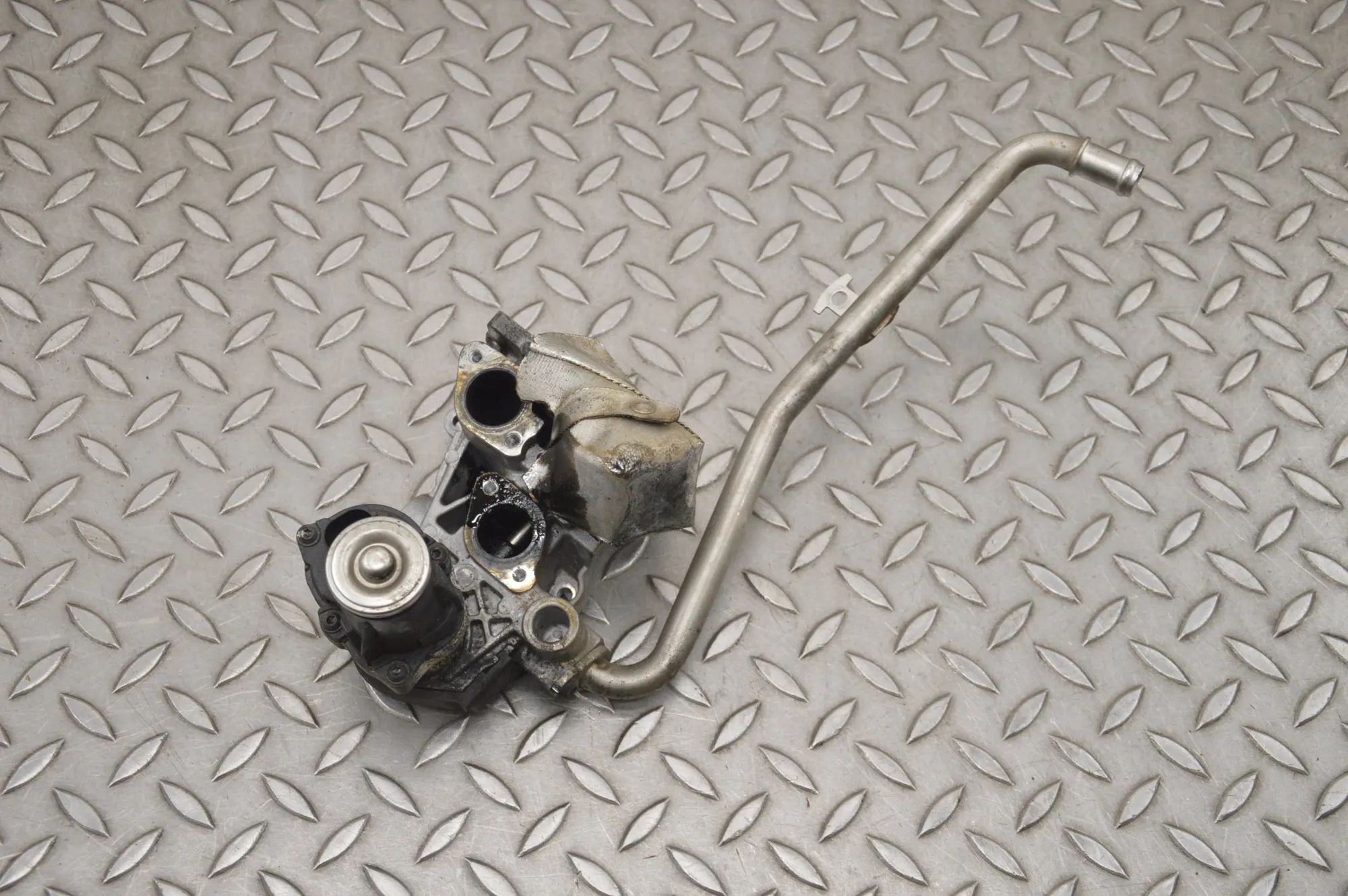Volkswagen Polo EGR Valve EGR valve — VW POLO (6R, 6C) (2009-...) — 11-04...