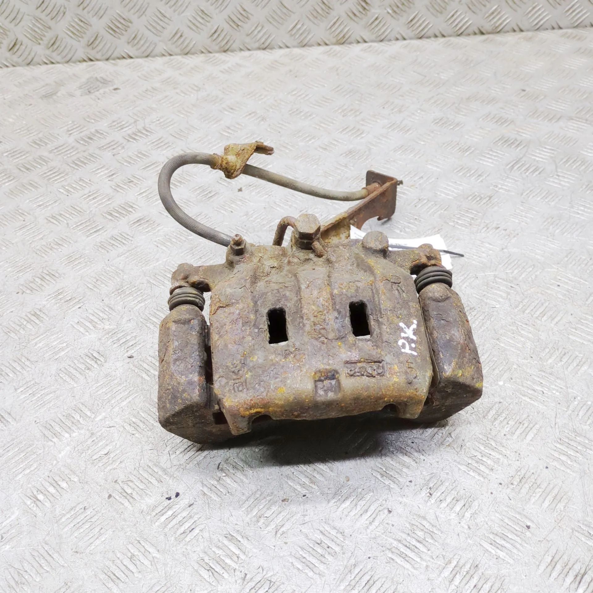 Isuzu D-Max Brake caliper — front left Brake caliper — front left — ISUZU D-MAX (II TF...