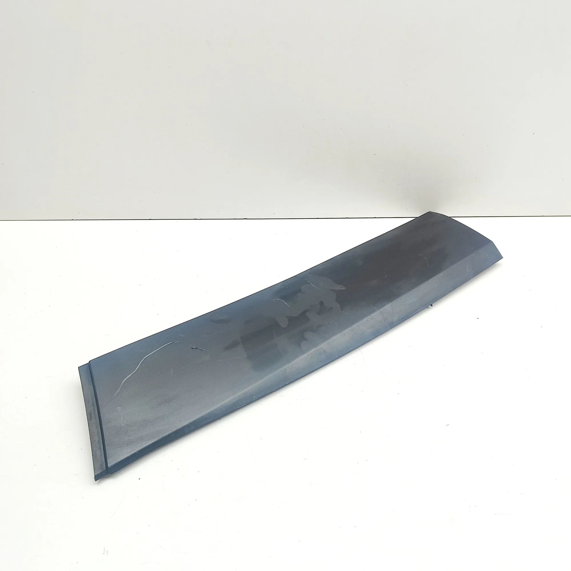 Jeep Cherokee (KL) Rear Left Door Molding Rear Left Door Molding — JEEP CHEROKEE (KL) (20...