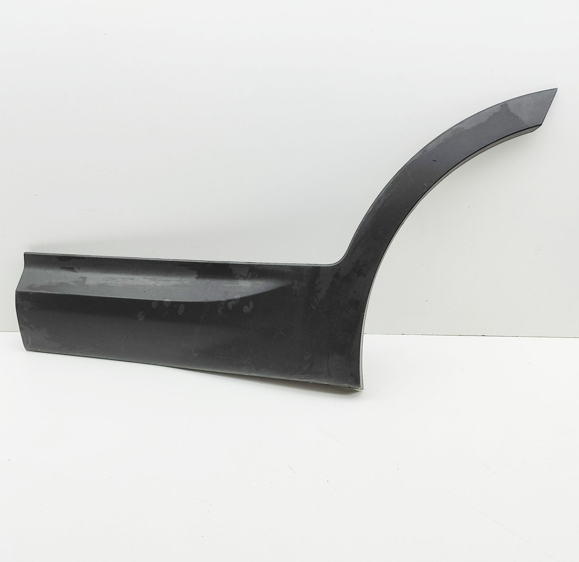 Hyundai Santa Fe Lower door moulding — rear left Lower door moulding — rear left — HYUNDAI SANTA...