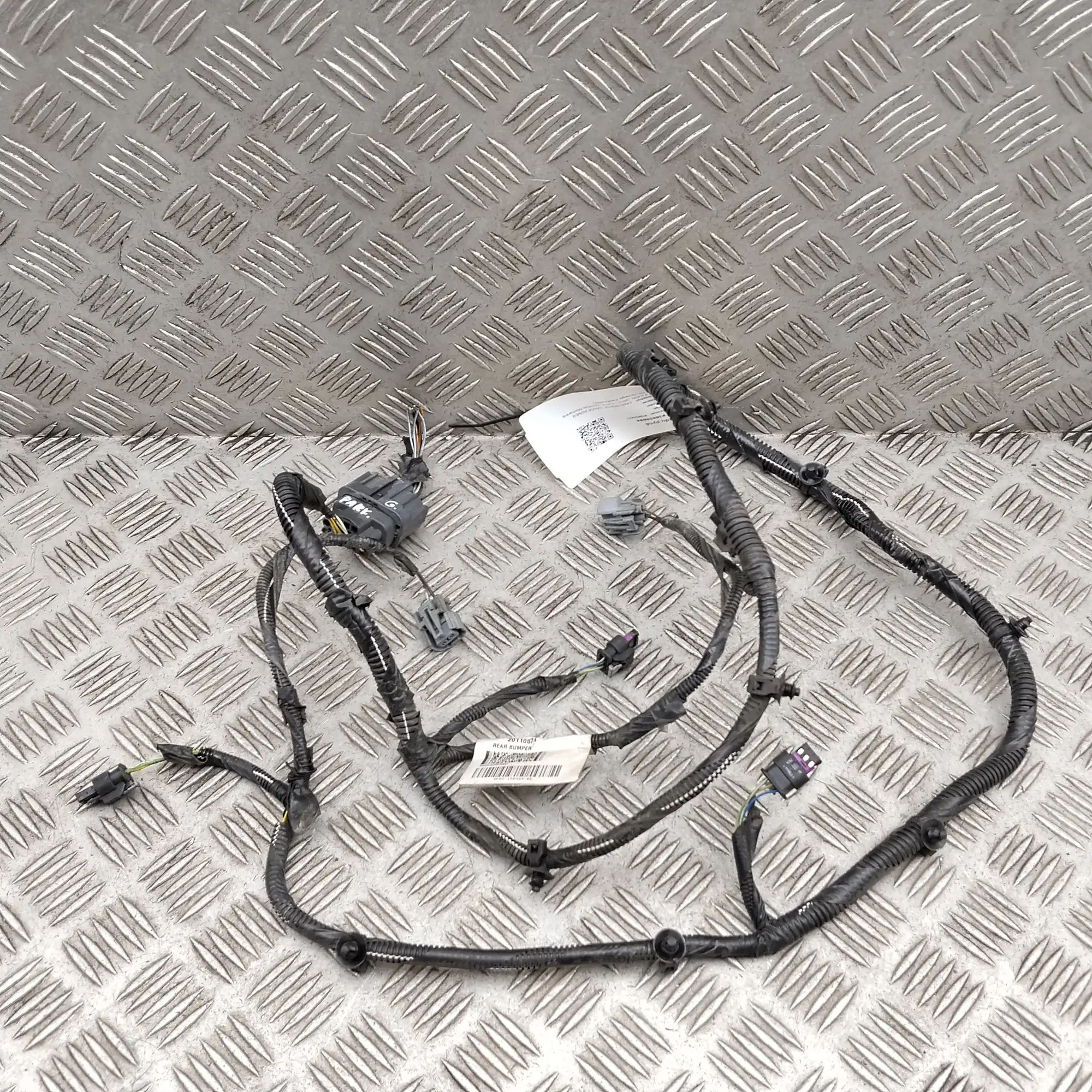 Land Rover Range Rover Sport (L494) Rear Parking Sensor Wiring Loom Rear Parking Sensor Wiring Loom — LAND ROVER RA...