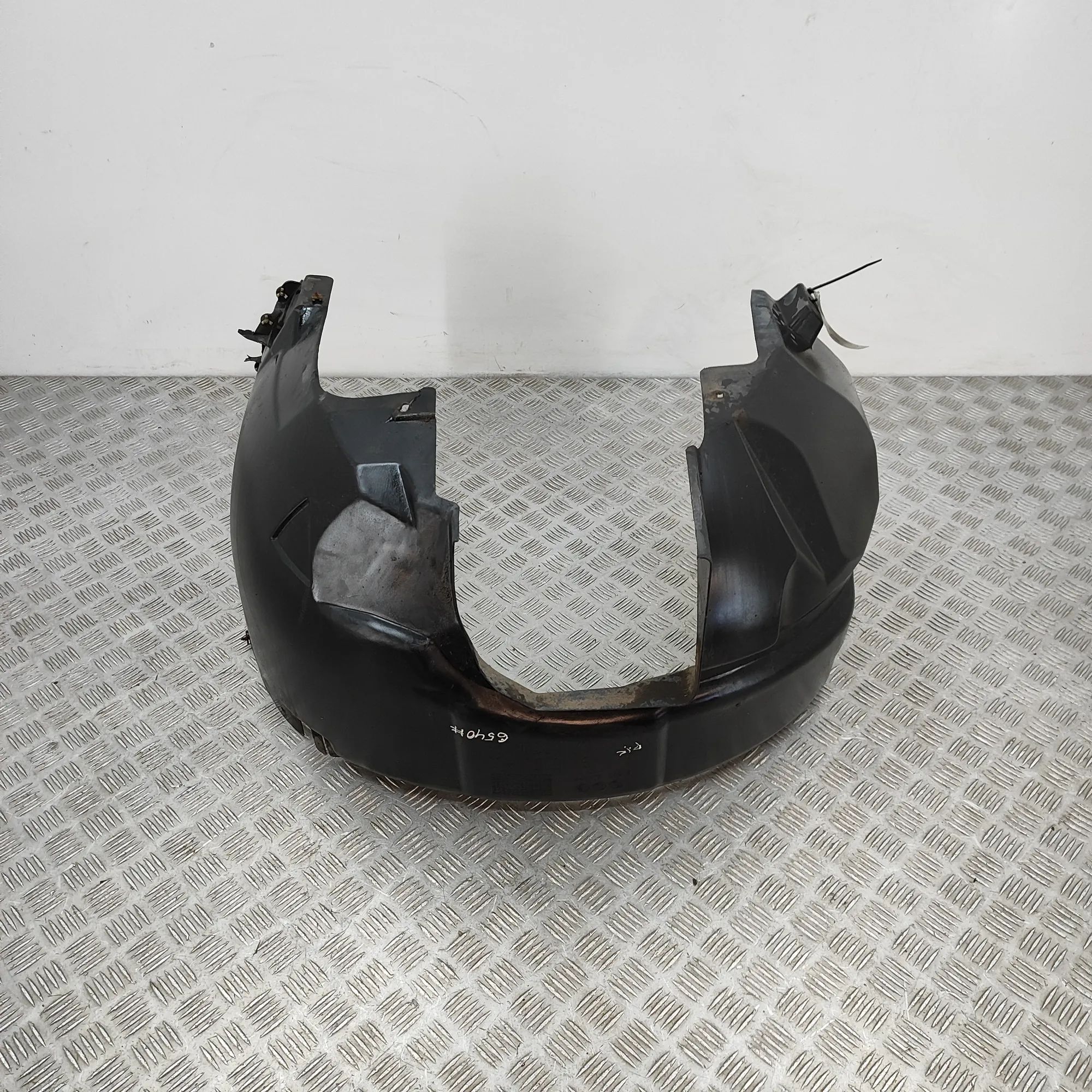 Alfa-Romeo Giulietta (940) Front Left Arch Liner Front Left Arch Liner — ALFA ROMEO GIULIETTA (9...
