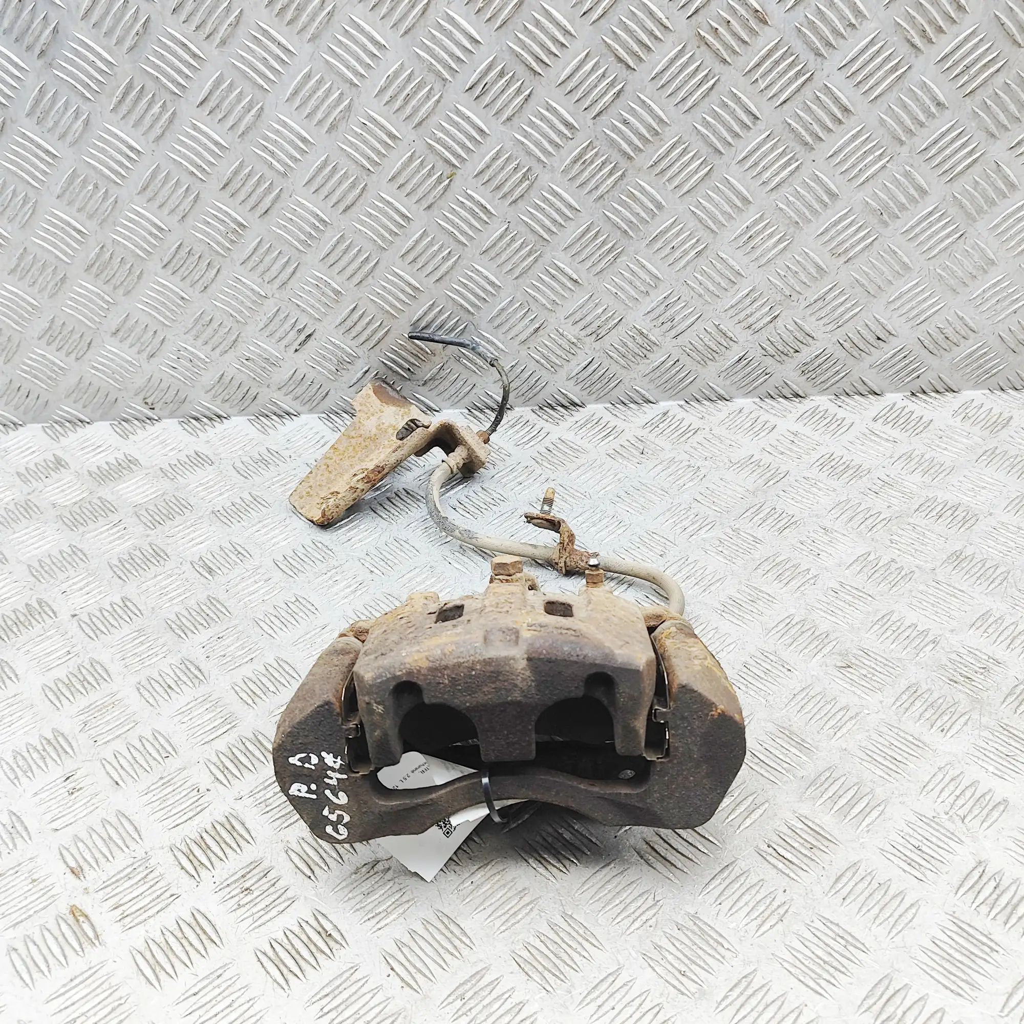 Isuzu D-Max Brake caliper — front right Brake caliper — front right — ISUZU D-MAX (II T...