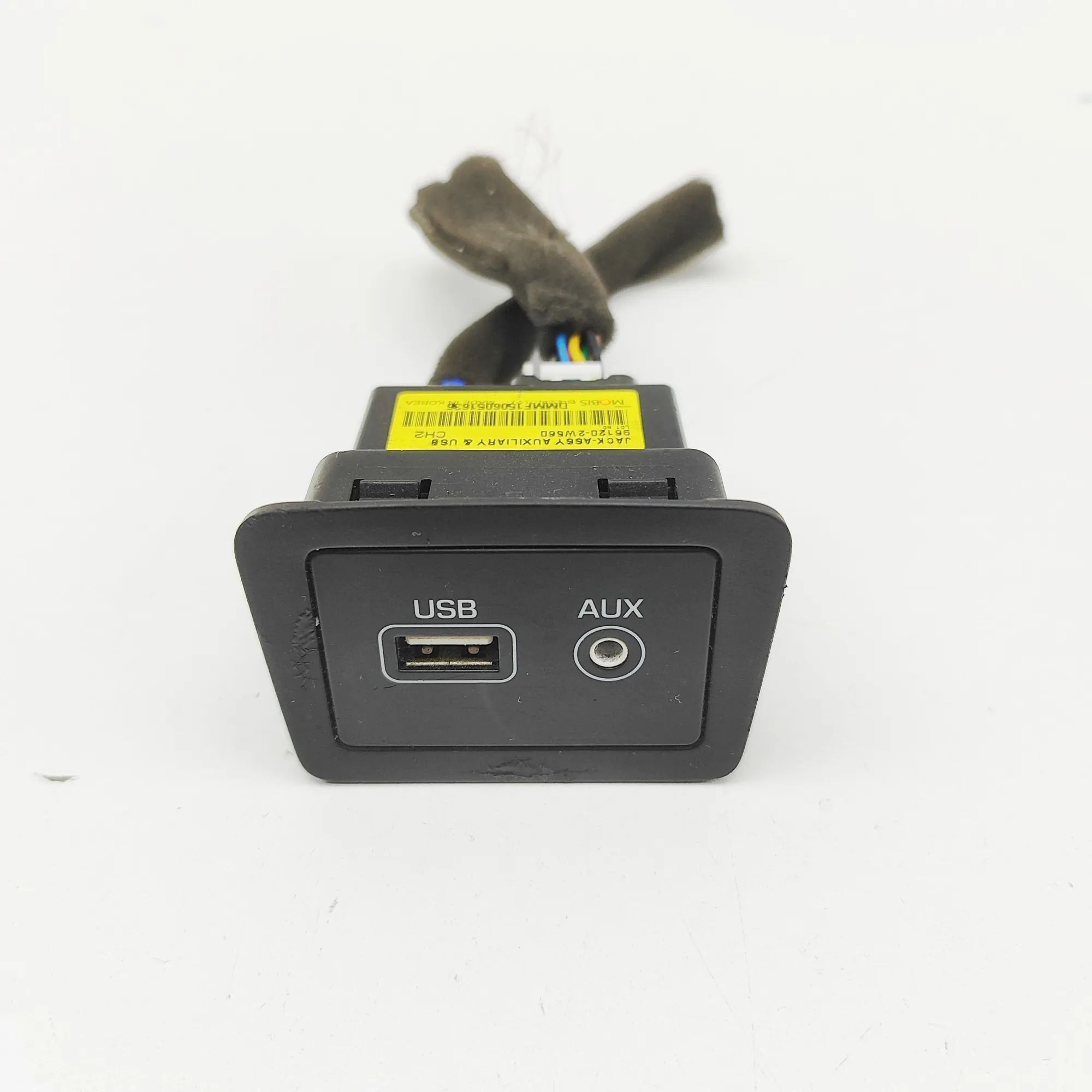 Hyundai Santa Fe USB/AUX input socket USB/AUX input socket — HYUNDAI SANTA (FÉ III DM...