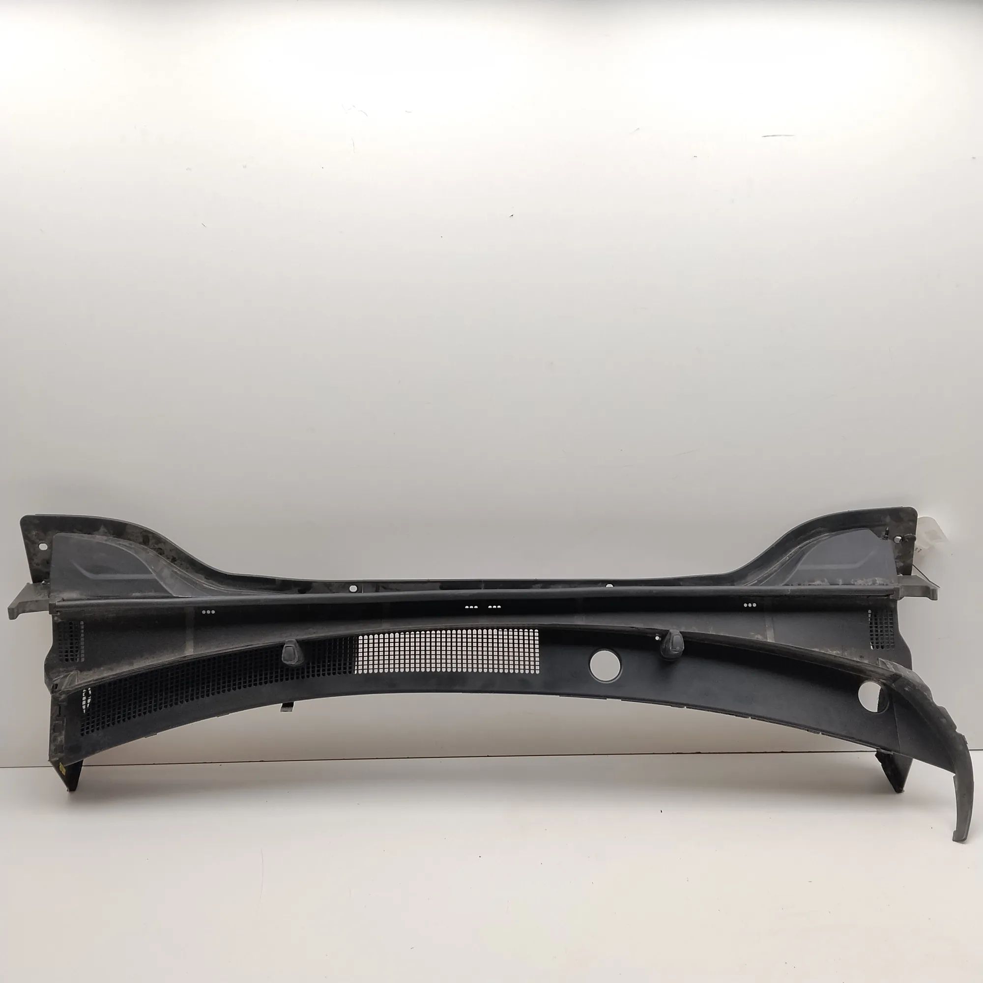 Kia Niro Front Wiper Cowl Trim Front Wiper Cowl Trim — KIA NIRO (2016-...) — 8...