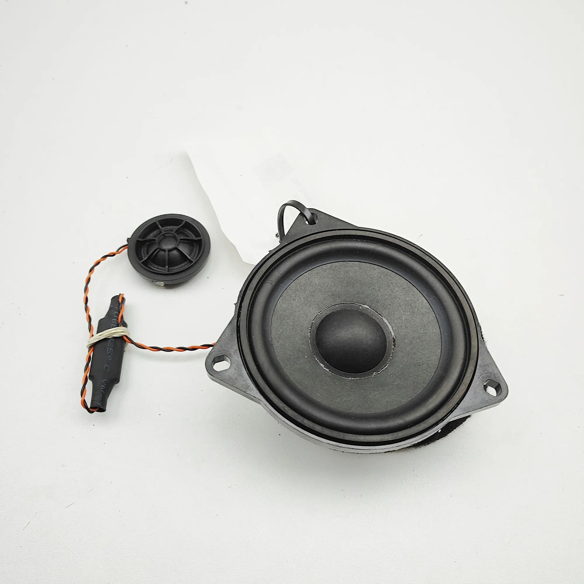 BMW X5 (G05) Rear Right Door Speaker Rear Right Door Speaker — BMW X5 (G05) (2018-.....
