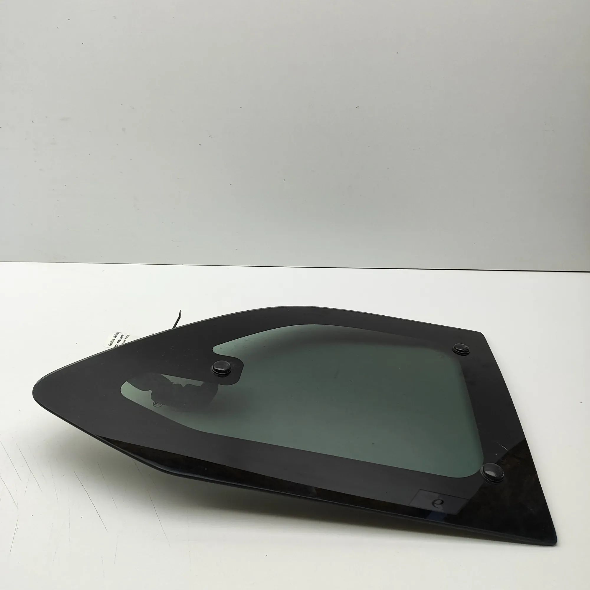 Mitsubishi L200 Rear Right Quarter Window Rear Right Quarter Window — MITSUBISHI L (200 /...