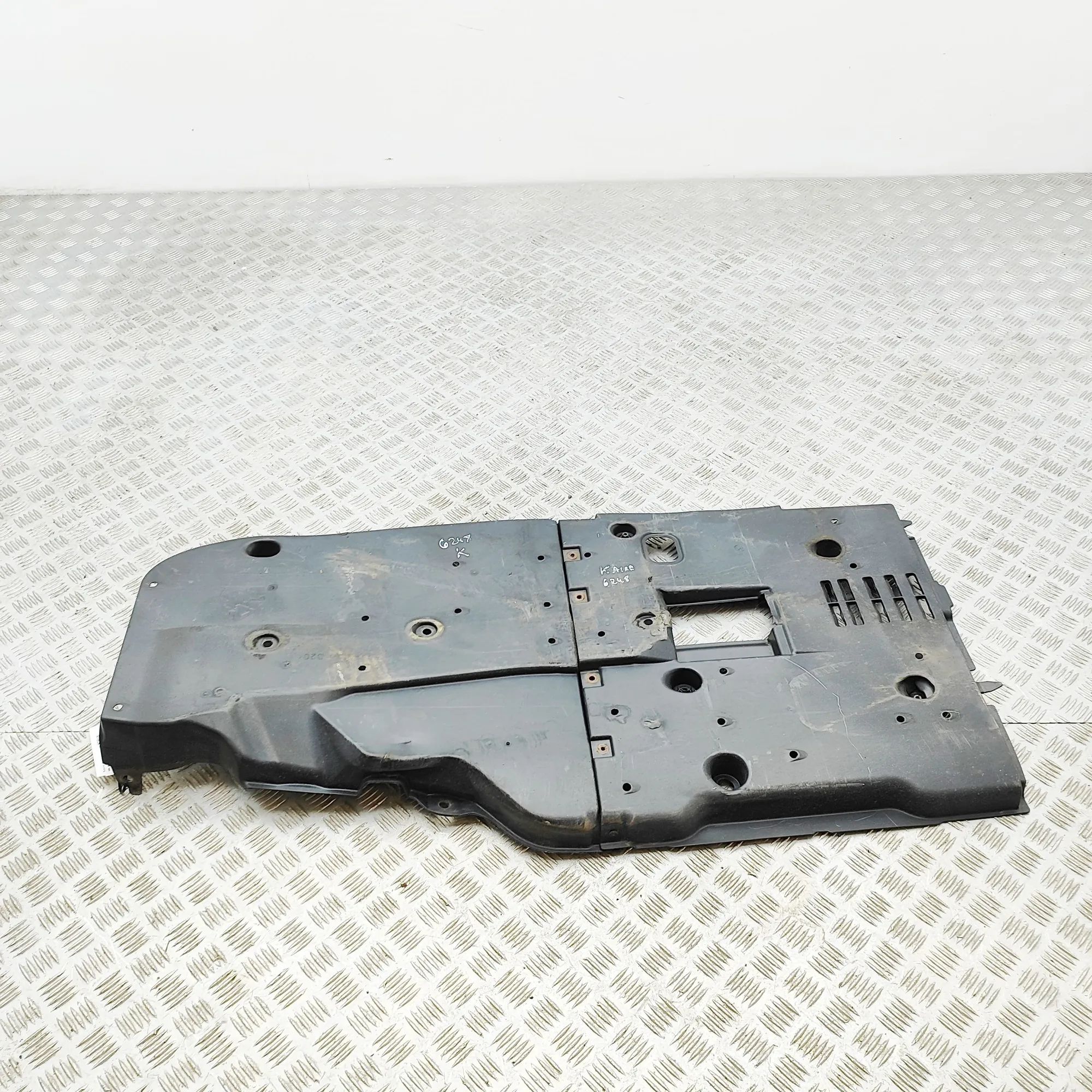 Lexus GS Underbody cover — left Underbody cover — left — LEXUS GS (_L1_) (2011-...