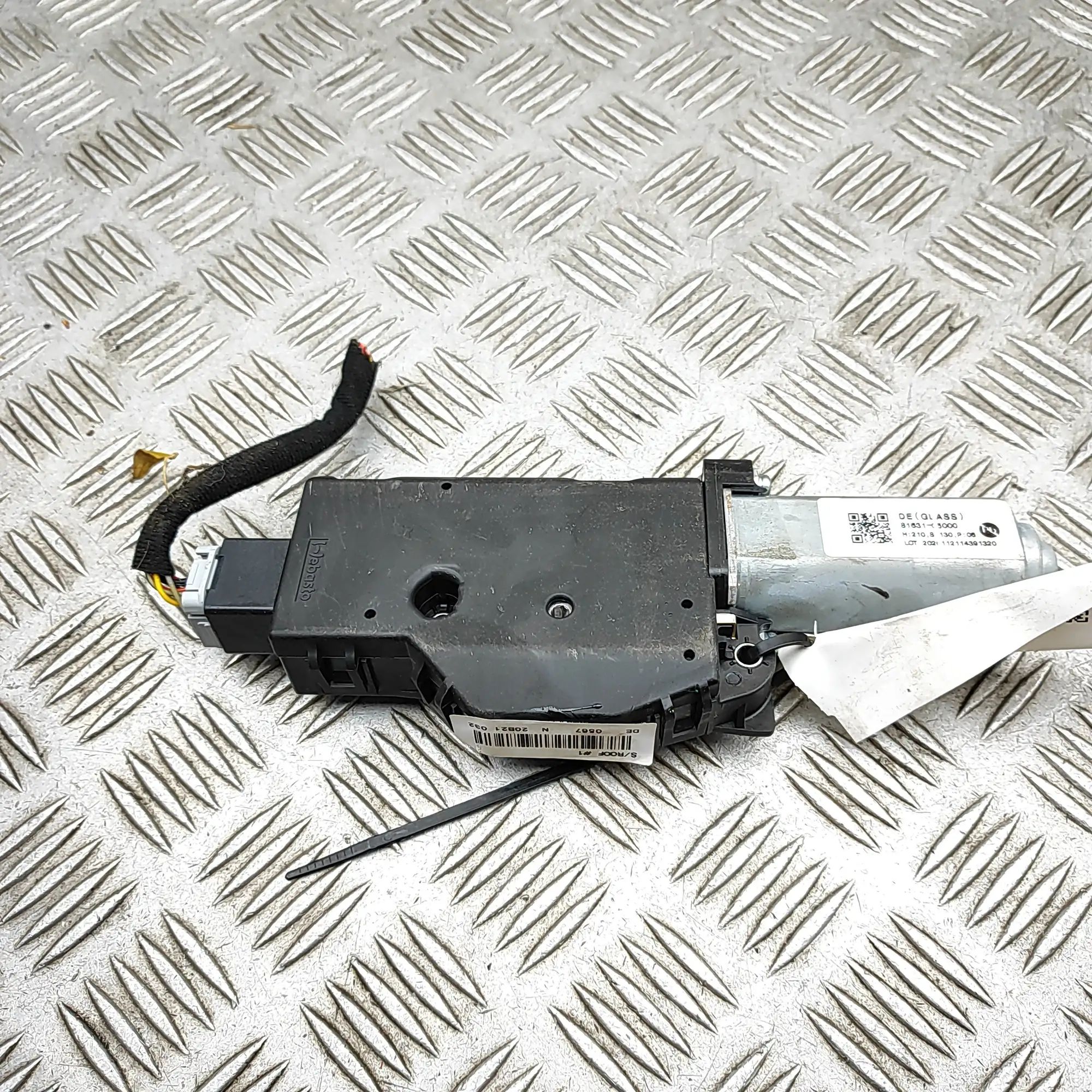 Kia Niro Sunroof Motor Sunroof Motor — KIA NIRO (2016-...) — 81631-Q50...