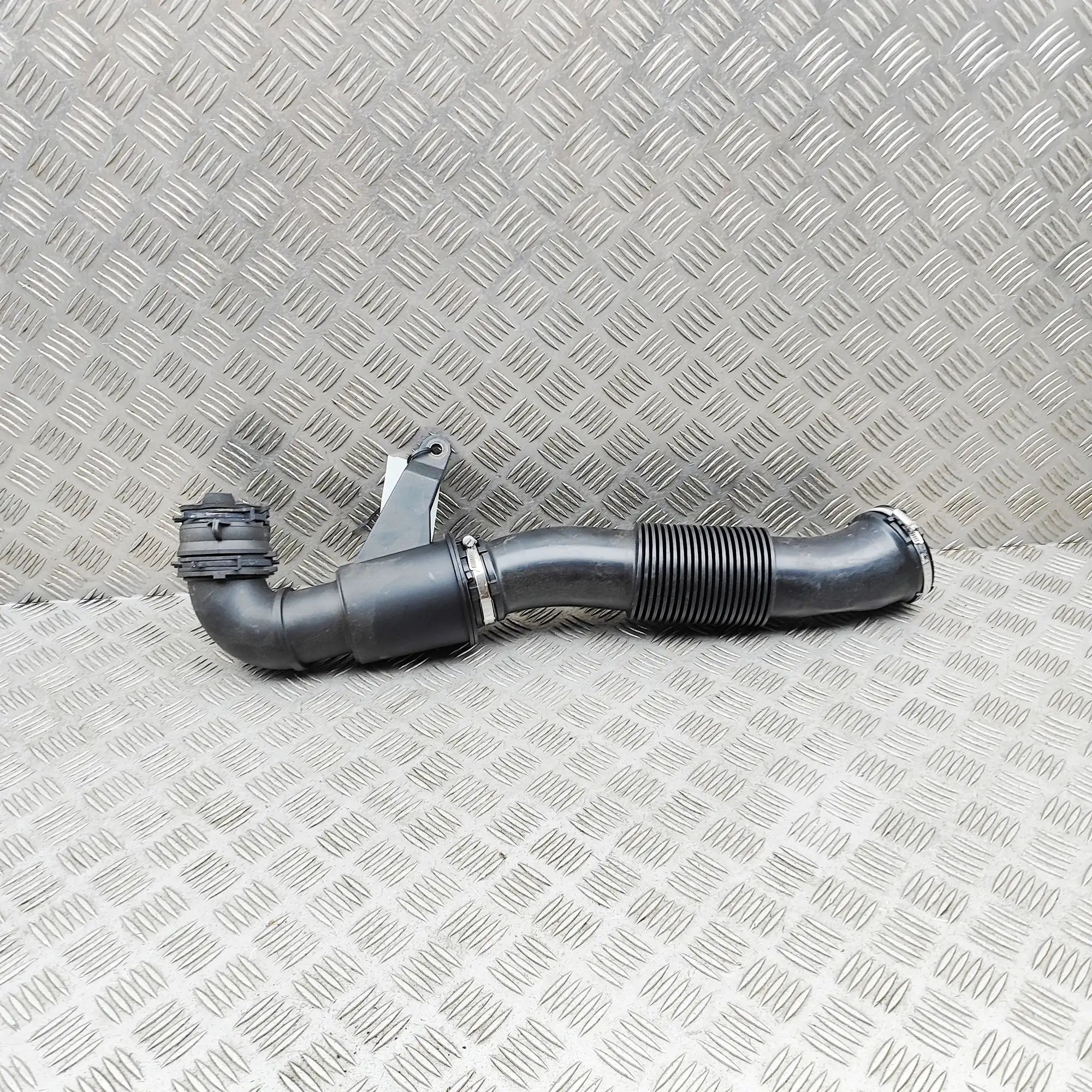 Land Rover Discovery Air Intake Tube Air Intake Tube — LAND ROVER DISCOVERY (V L462)...
