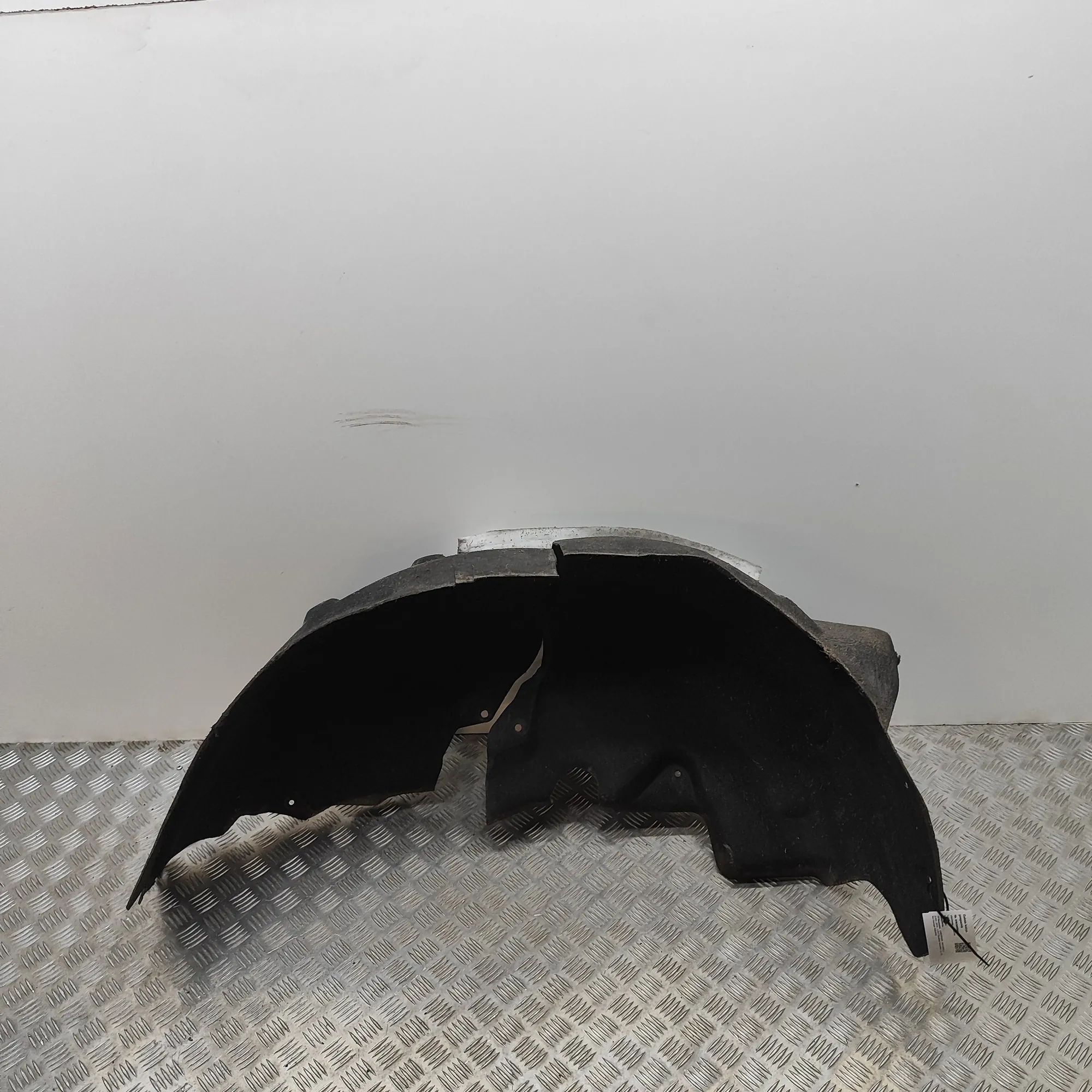 Land Rover Discovery Rear Left Arch Liner Rear Left Arch Liner — LAND ROVER DISCOVERY (V ...