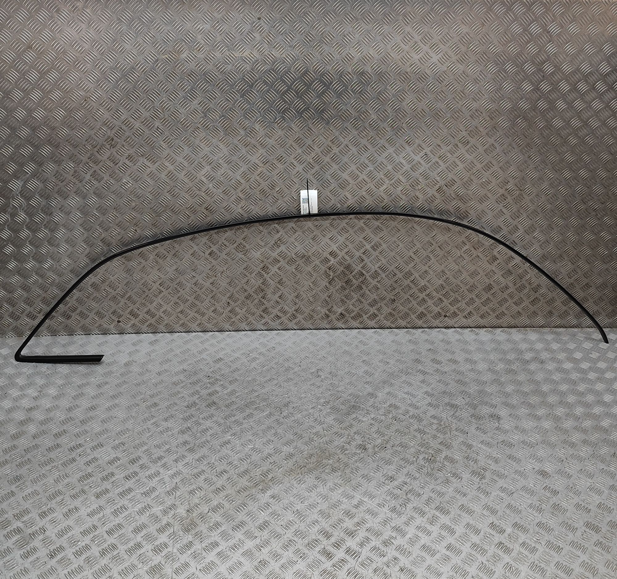 Audi Q3 (8U) Right Side Roof Strip Trim Right Side Roof Strip Trim — AUDI Q3 (8U) (2011...