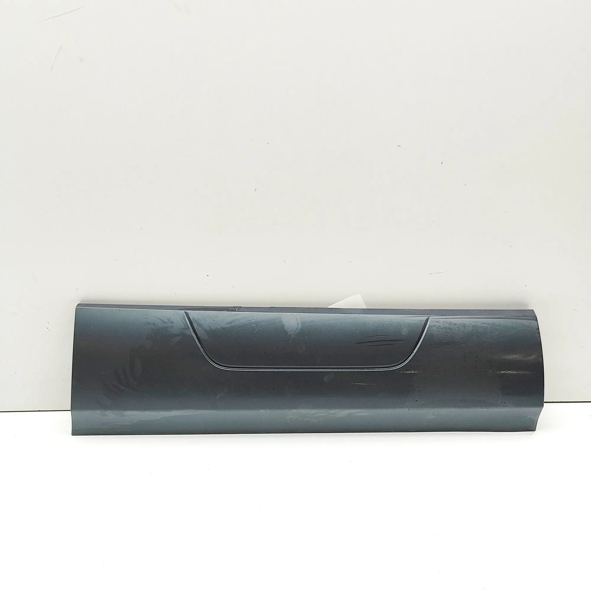 Audi Q3 (8U) Lower door moulding — rear left Lower door moulding — rear left — AUDI Q3 (8U) ...