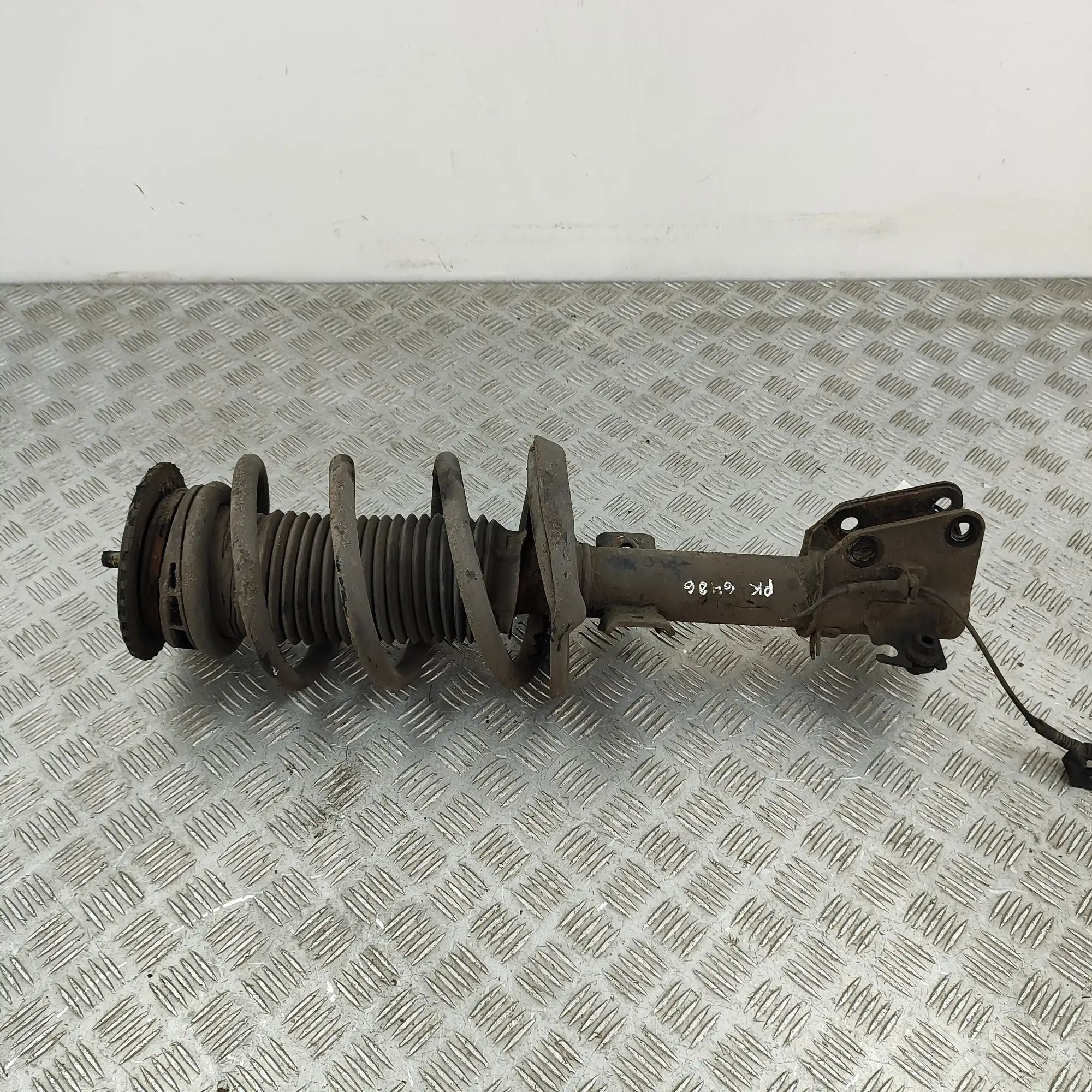 Renault Master Shock absorber — front left Shock absorber — front left — RENAULT MASTER (I...