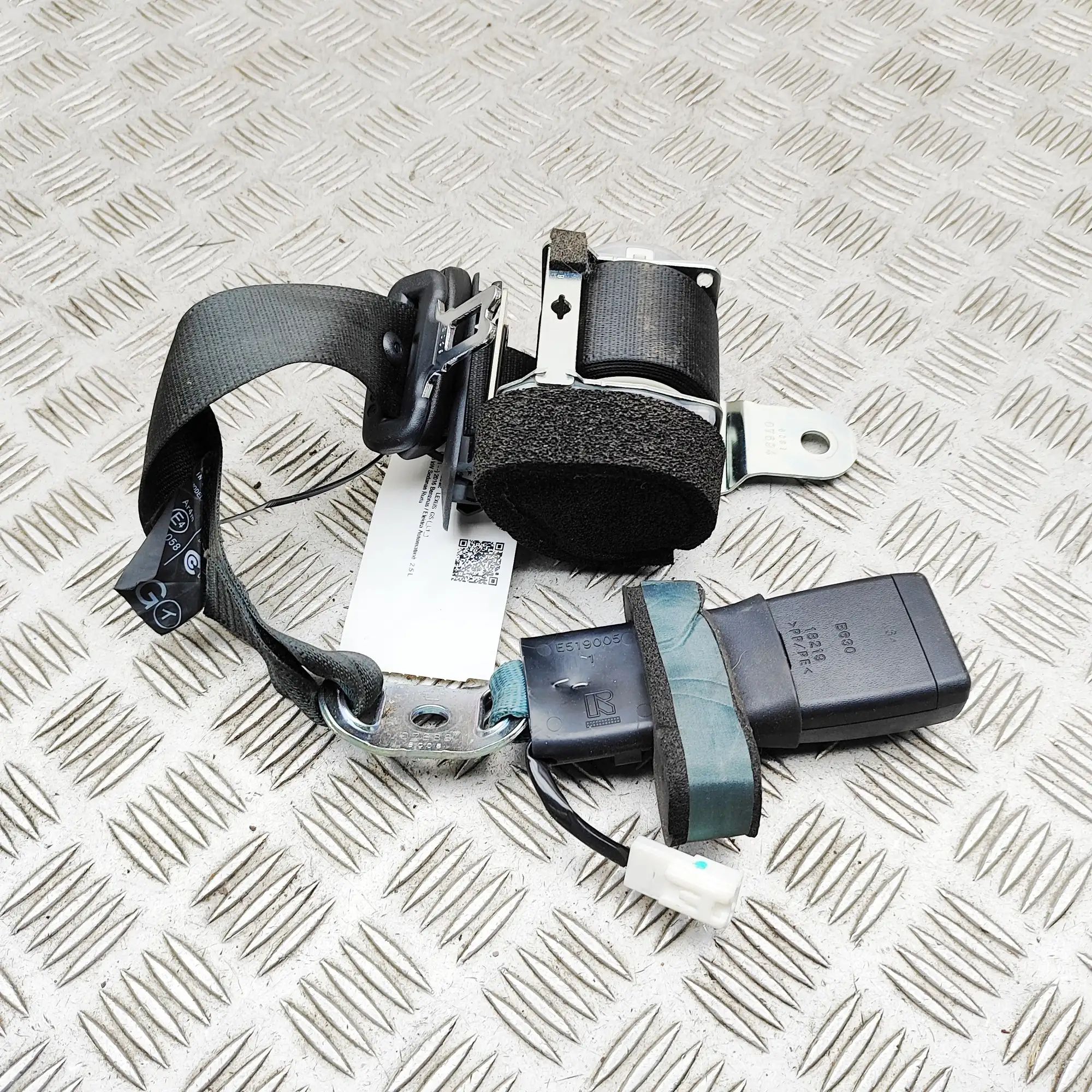 Lexus GS Rear Middle Seatbelt Rear Middle Seatbelt — LEXUS GS (_L1_) (2011-.....
