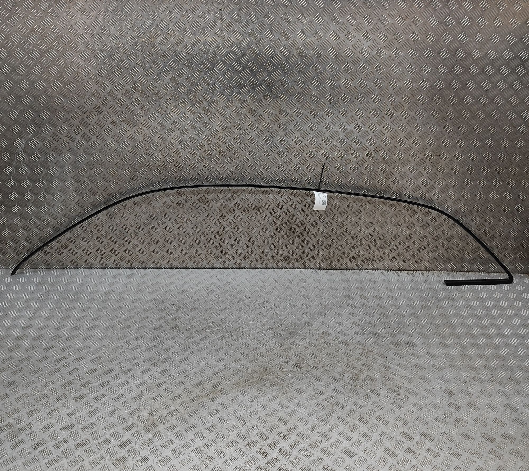 Audi Q3 (8U) Left Side Roof Strip Trim Left Side Roof Strip Trim — AUDI Q3 (8U) (2011-...