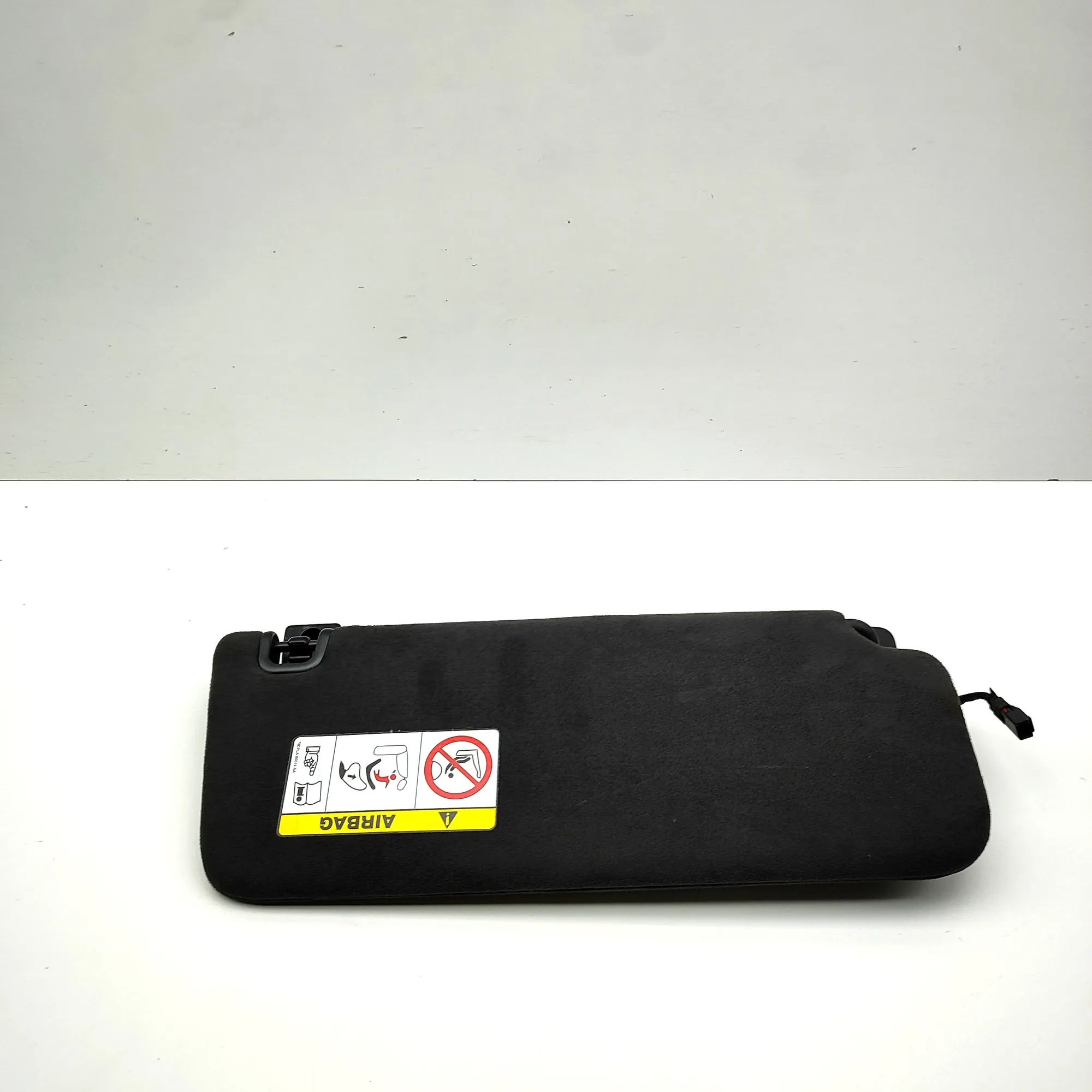 Land Rover Range Rover Sport (L494) Left Side Sun Visor Left Side Sun Visor — LAND ROVER RANGE ROVER SP...