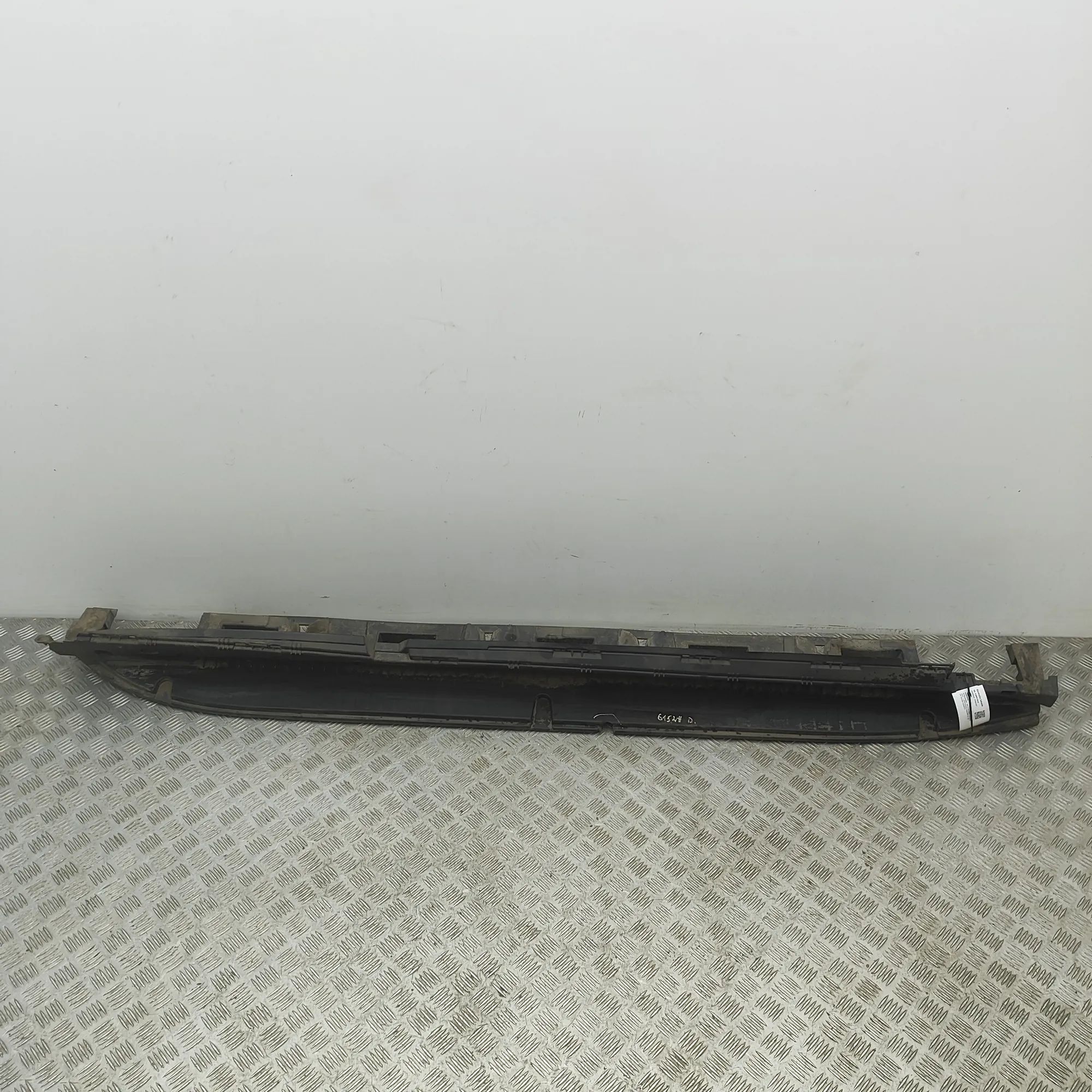 Mercedes-Benz ML / GLE (W166) Side skirt bracket
